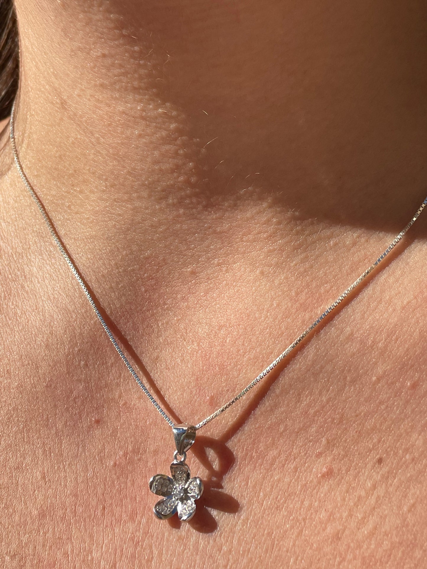 Collana fiore con zirconi