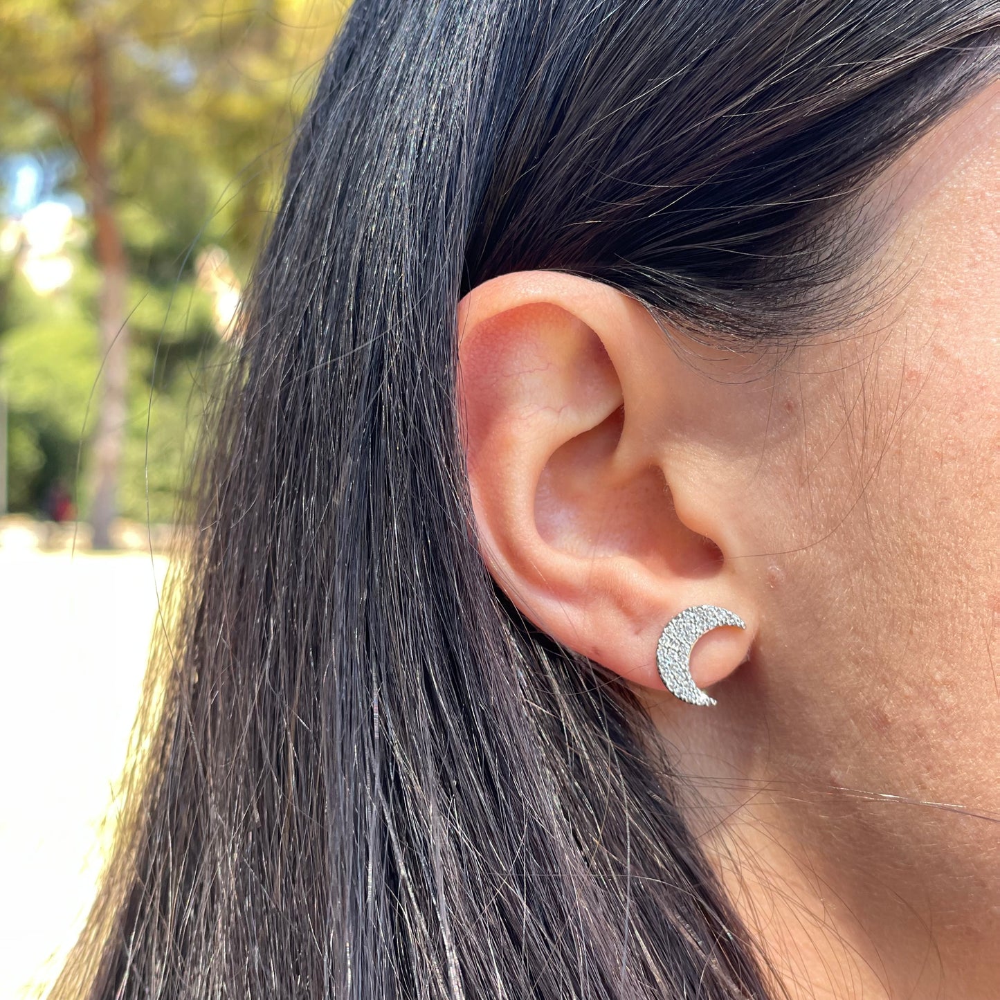 Orecchino luna pavé in 2 colori