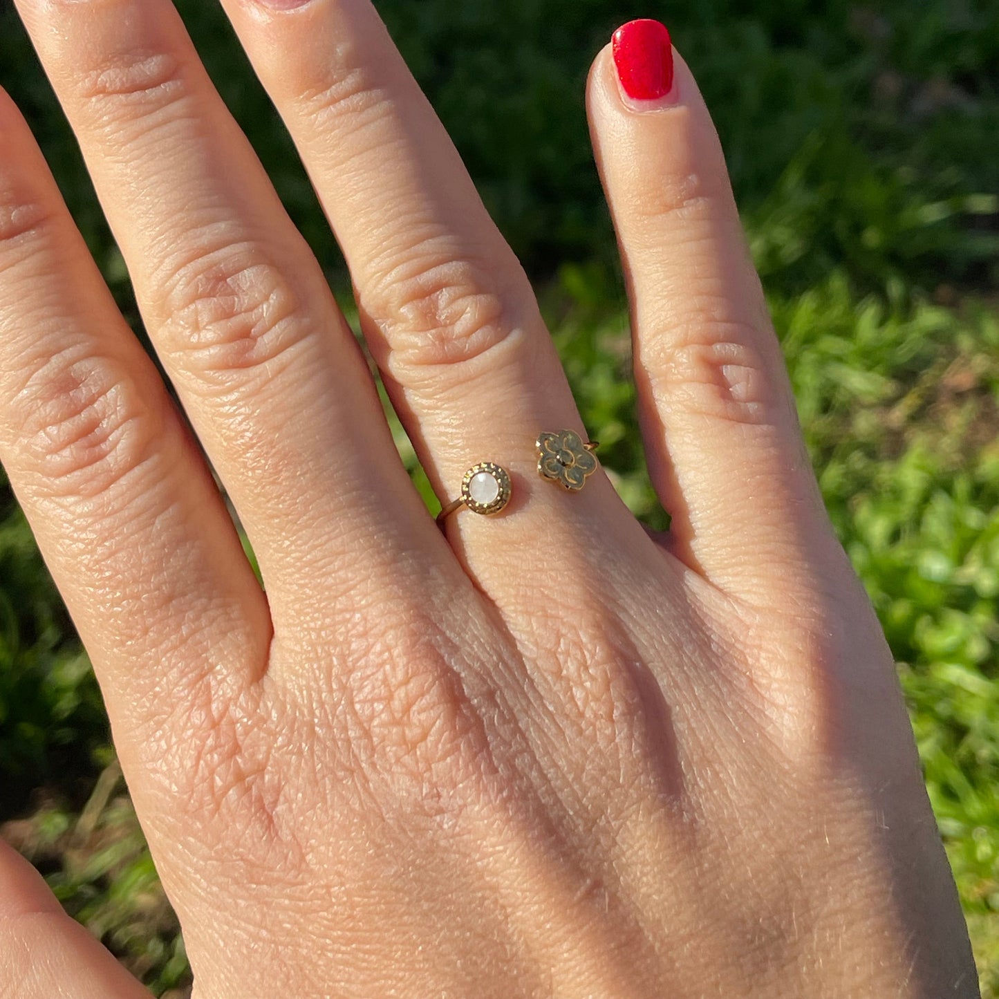 Anello fiore e cerchio perlato