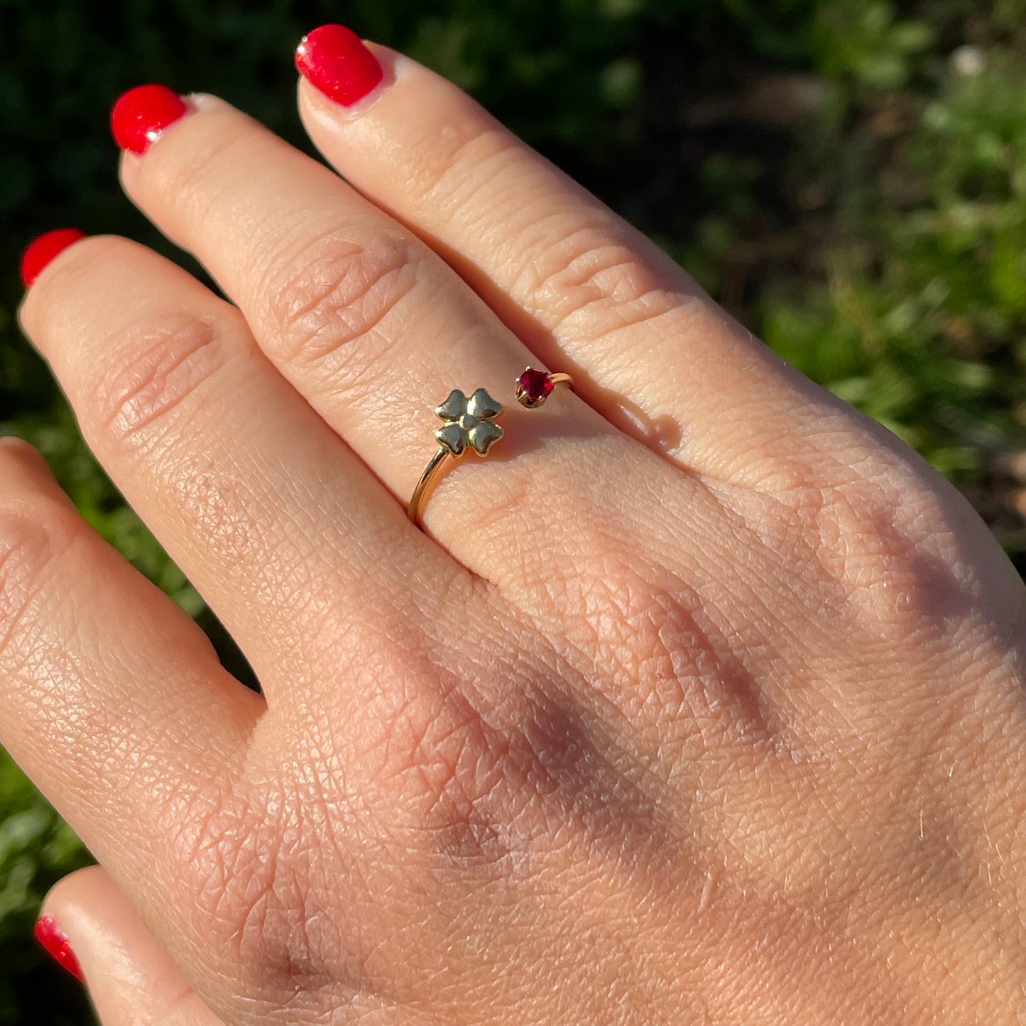 Anello quadrifoglio rosso