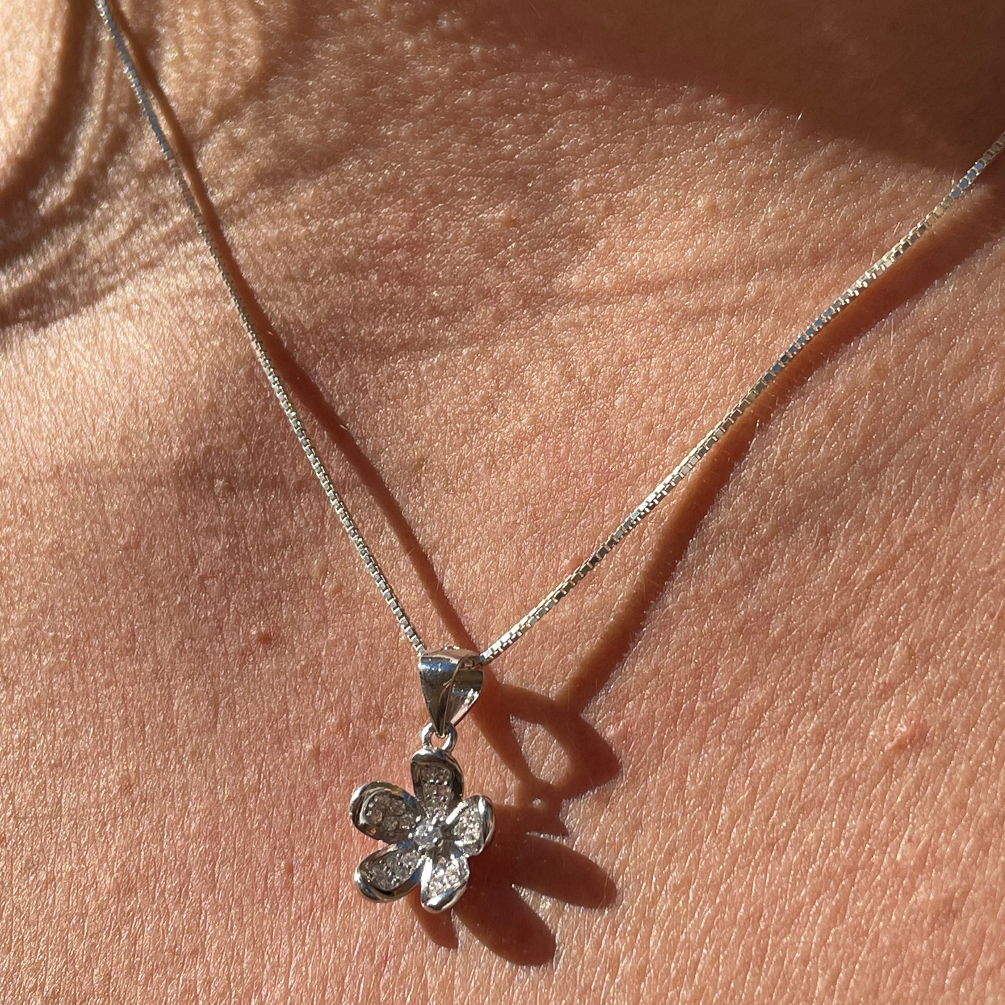 Collana fiore con zirconi