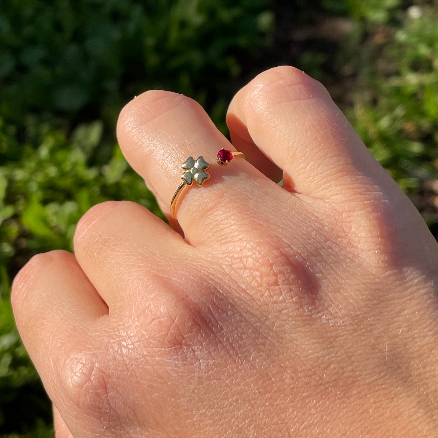 Anello quadrifoglio rosso