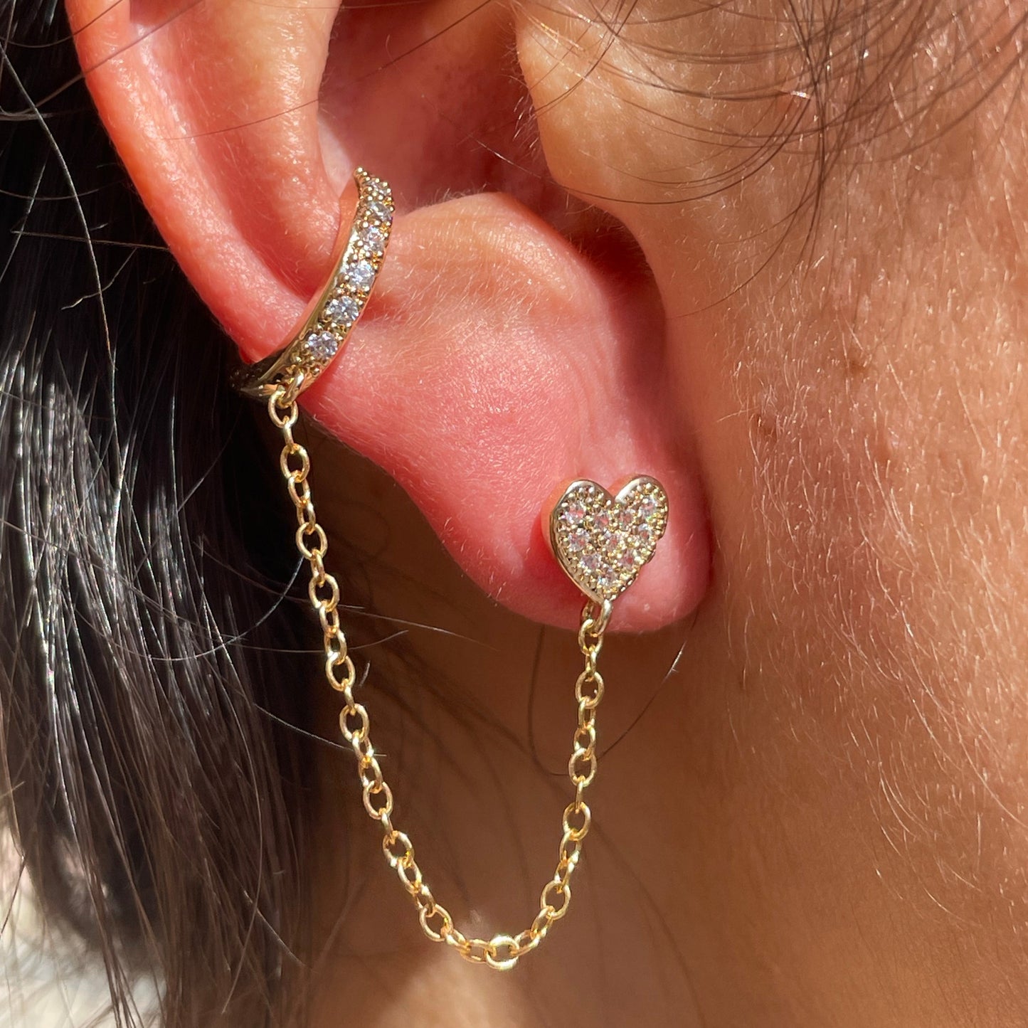 Ear cuff e orecchino con cuore in 2 colori