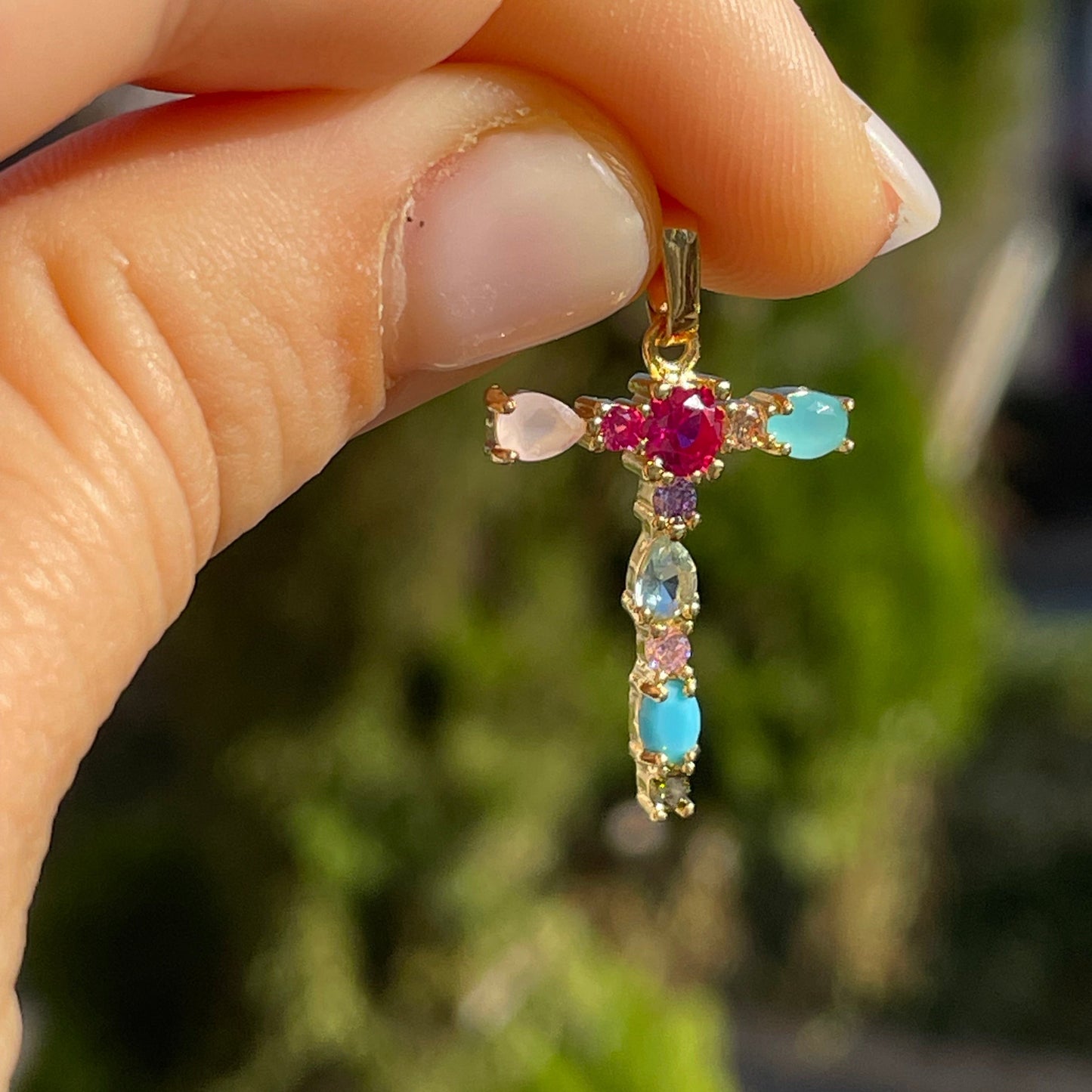 Charm Letterina con pietre colorate