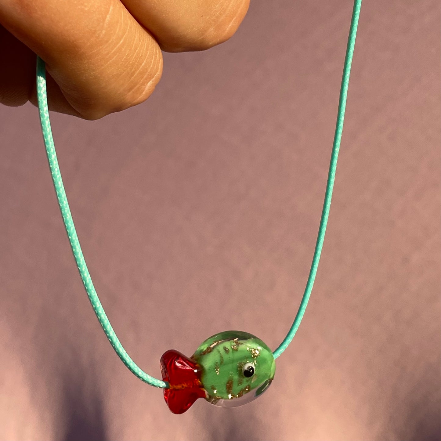 Collana pesciolino in 5 colori