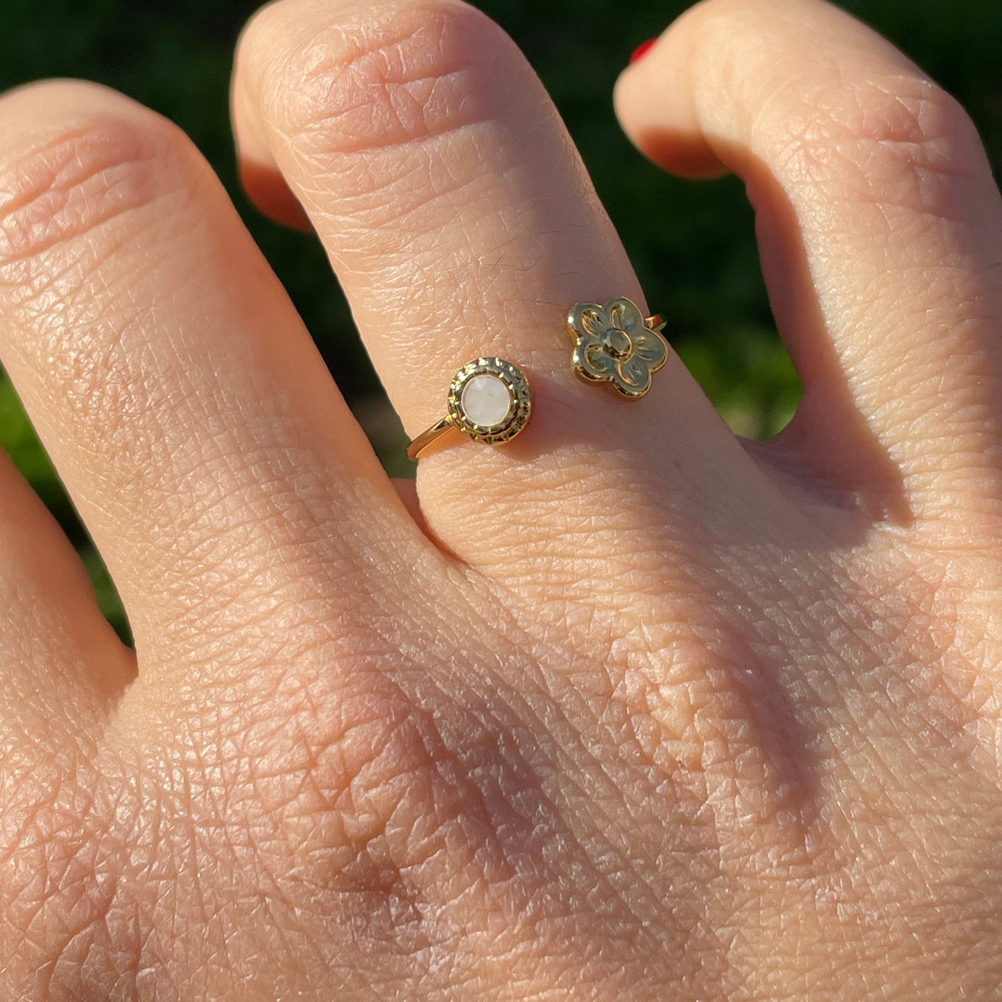 Anello fiore e cerchio perlato