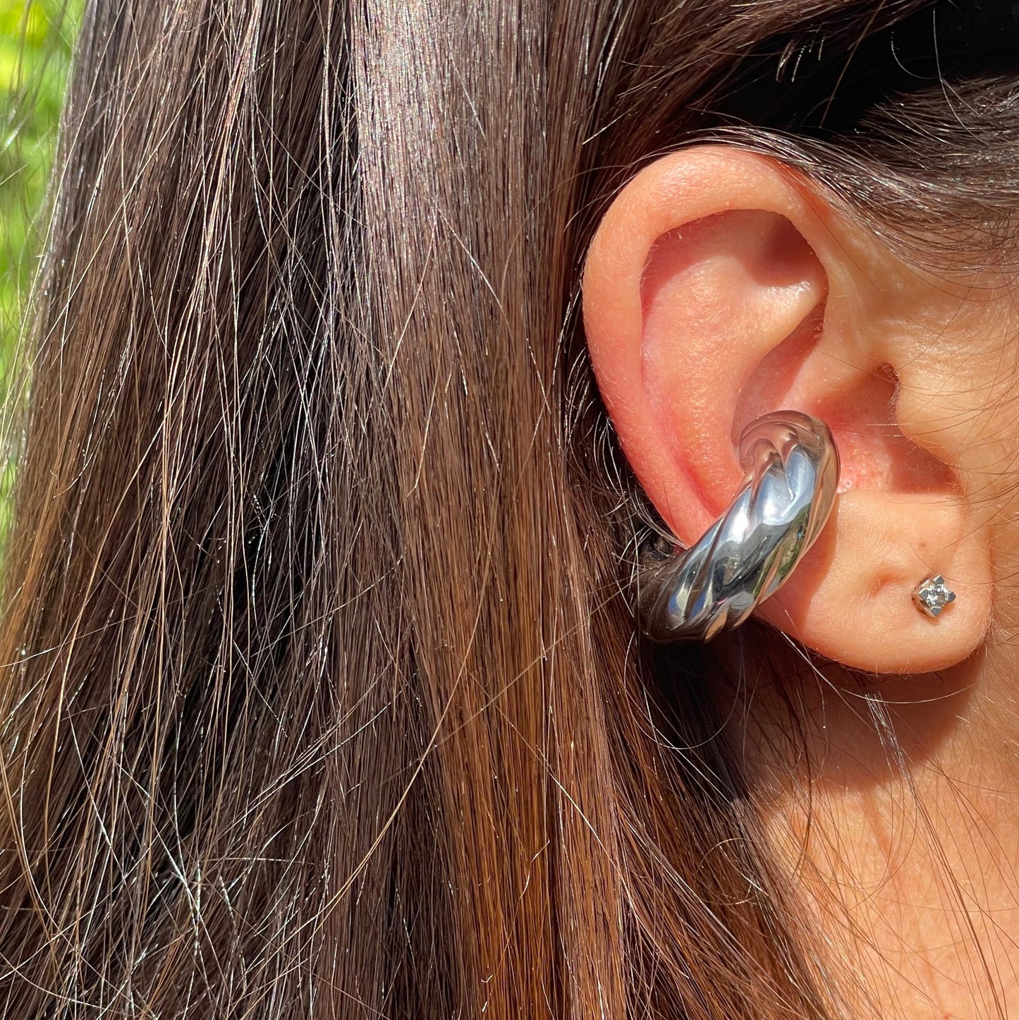 Ear cuff ondeggiante grande in 2 colori