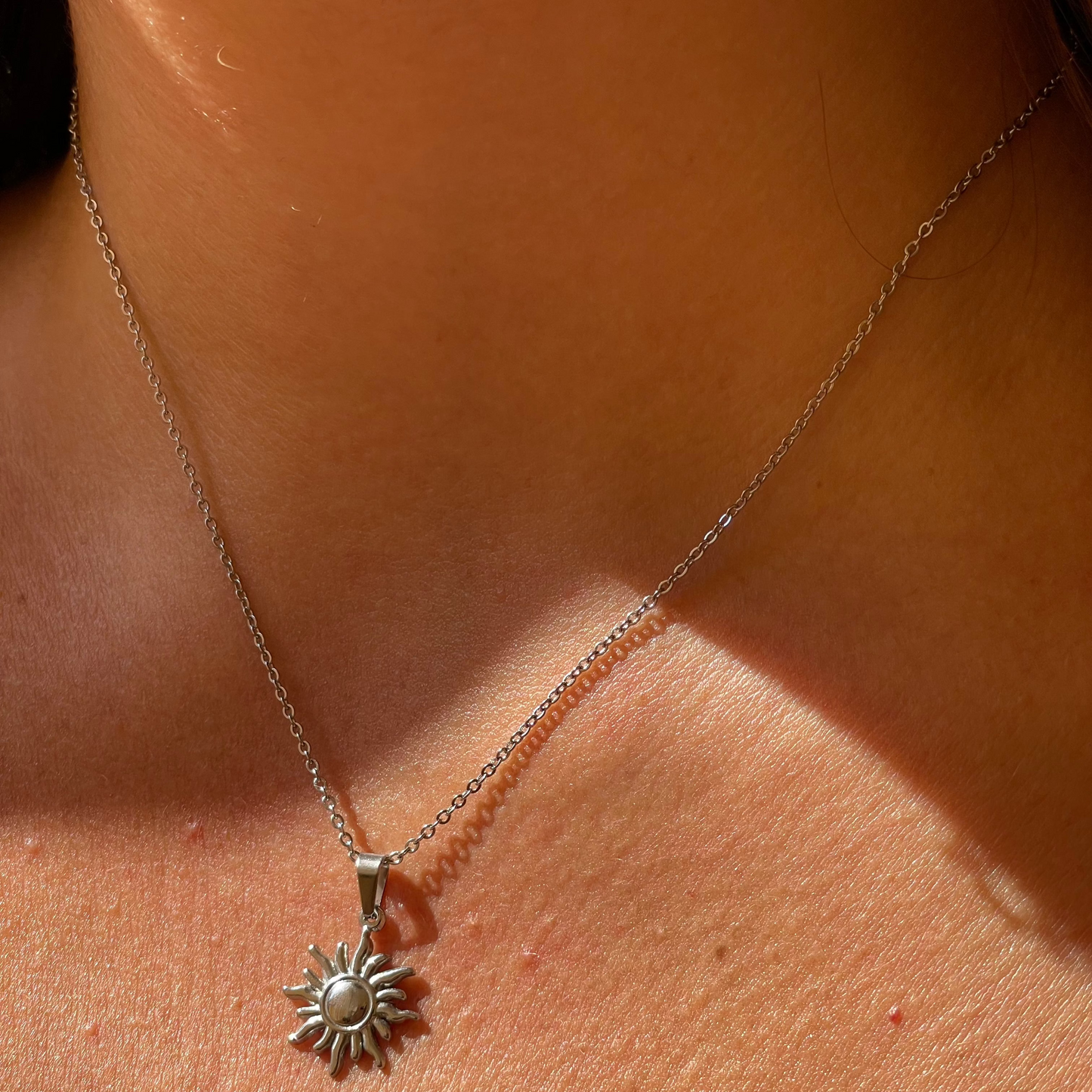 Collana sole in 2 colori
