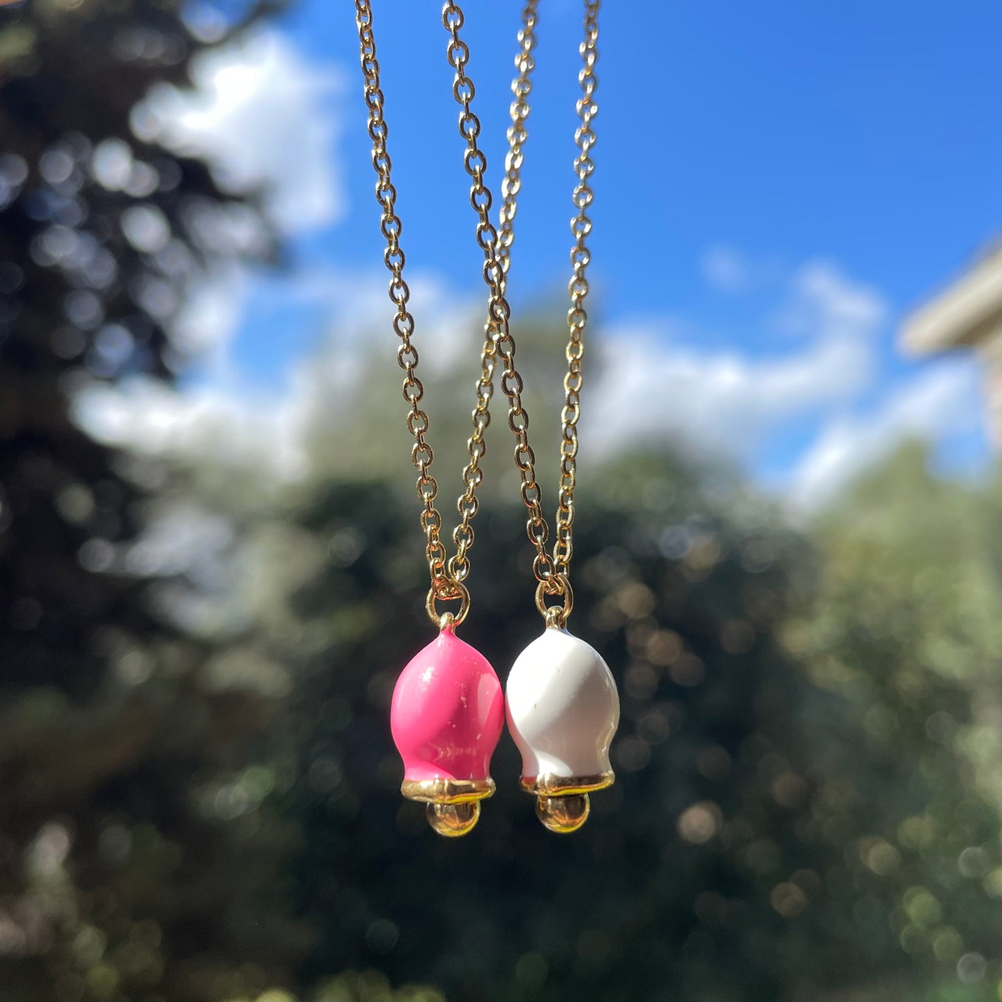 Collana con campanella smaltata in 2 colori