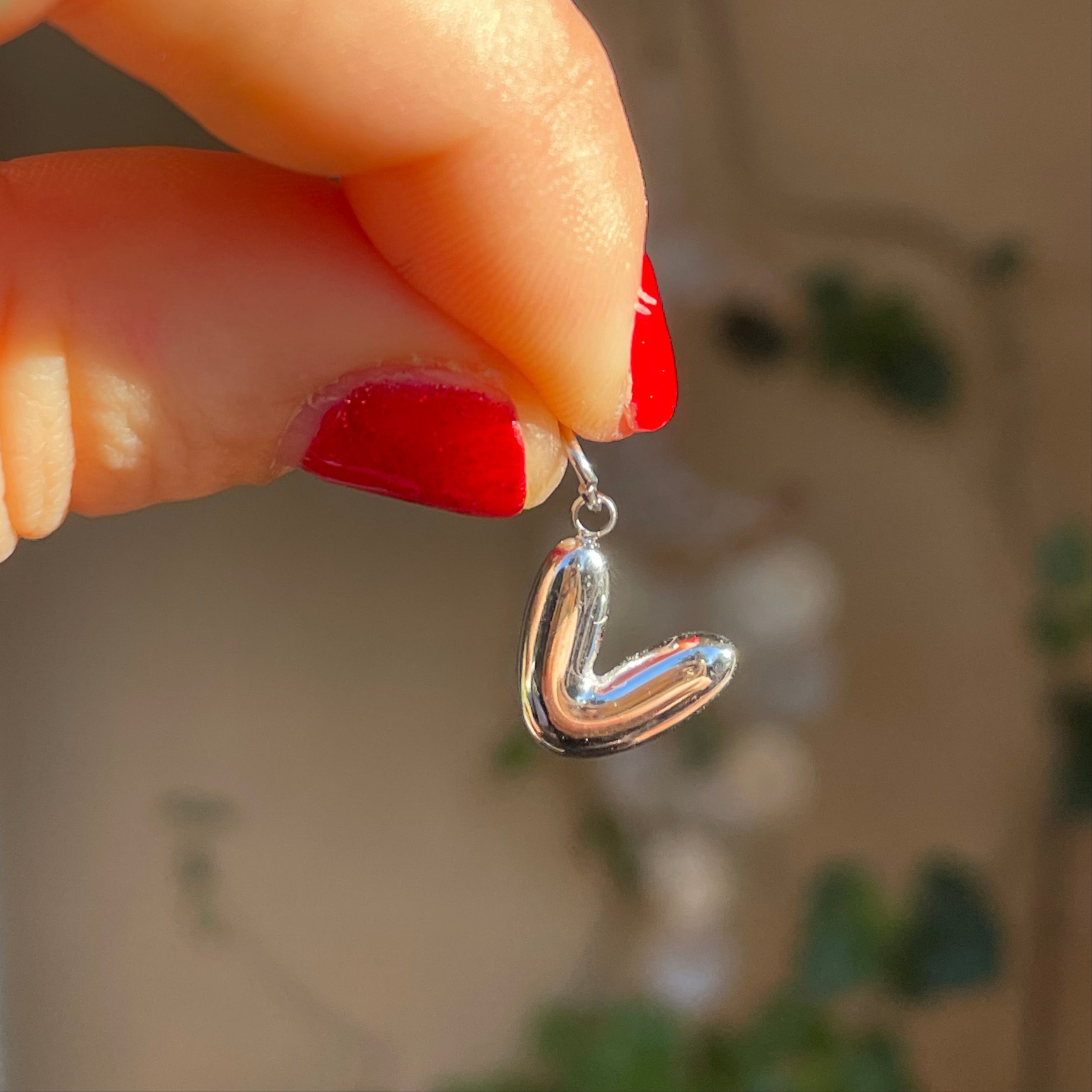 Charm letterina a palloncino piccola in 2 colori
