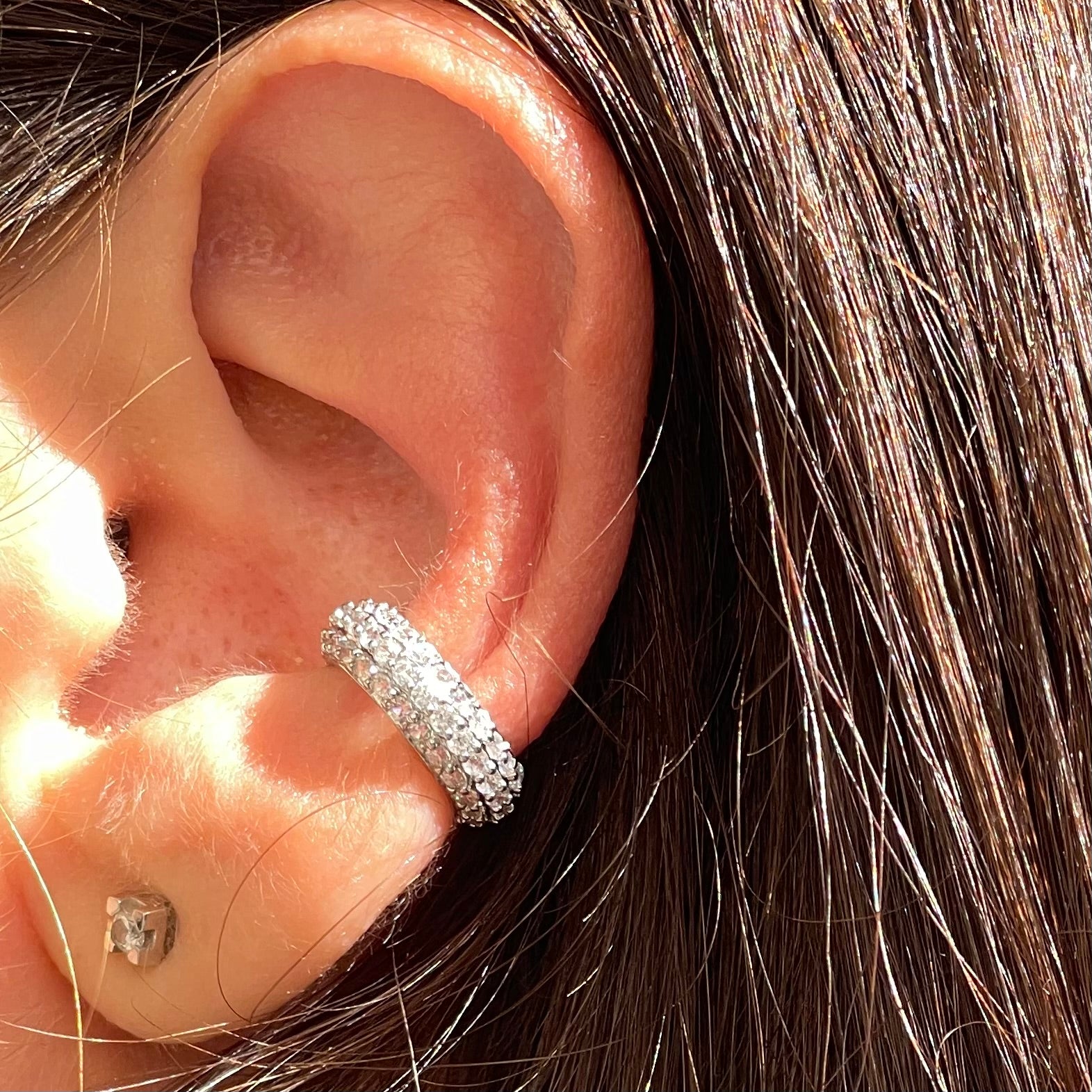 Ear cuff mini con zirconi colorati in 4 colori