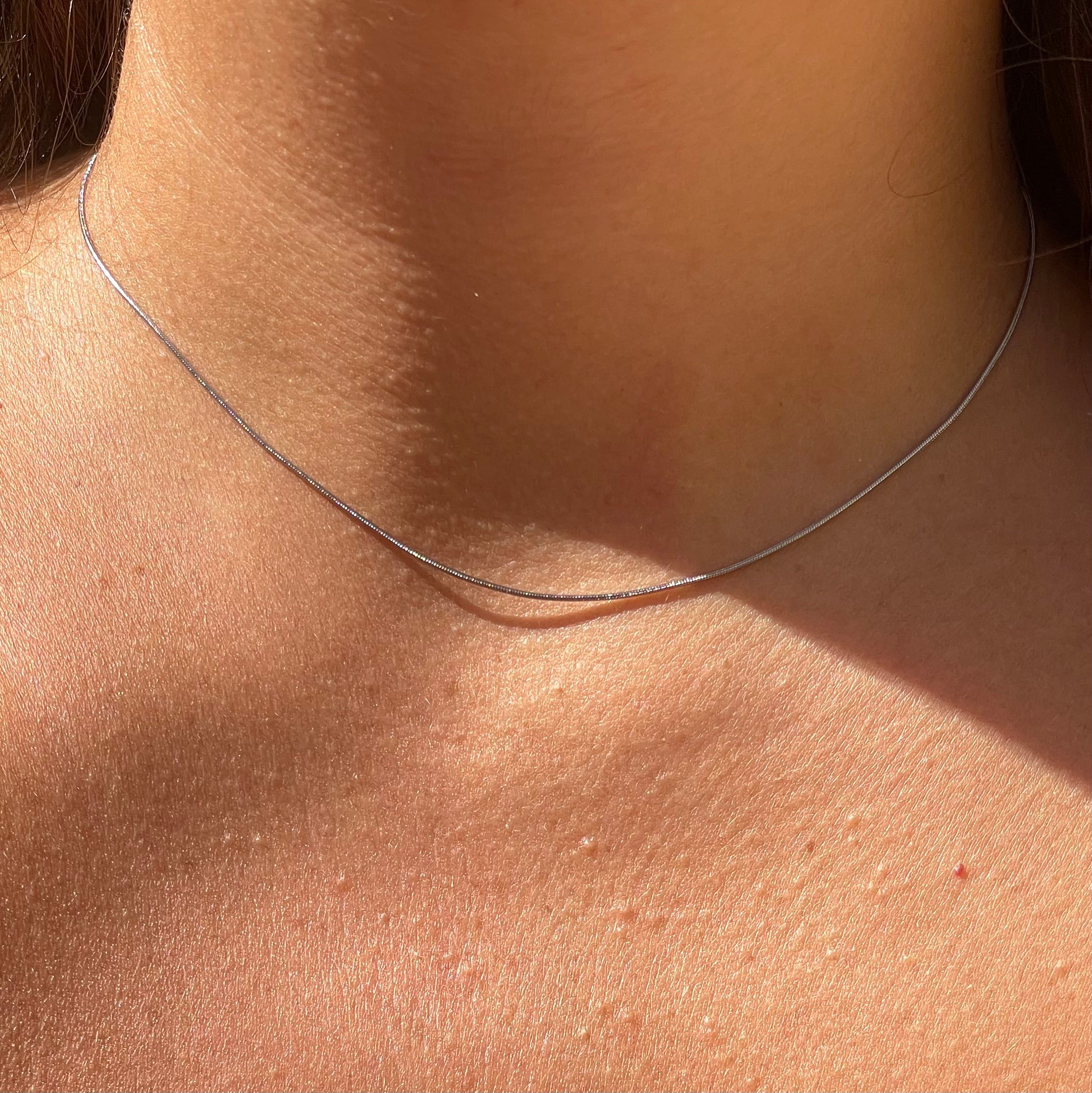 Collana filo semplice in 2 colori