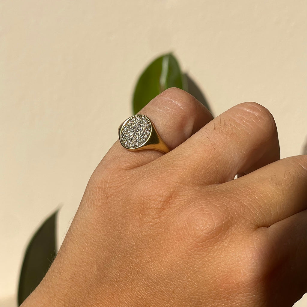 Anello Chevalier tondo glitter in 2 colori