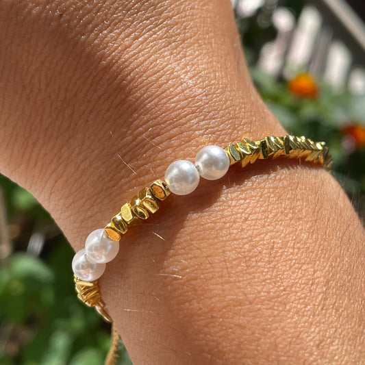 Bracciale con perle e quadratini