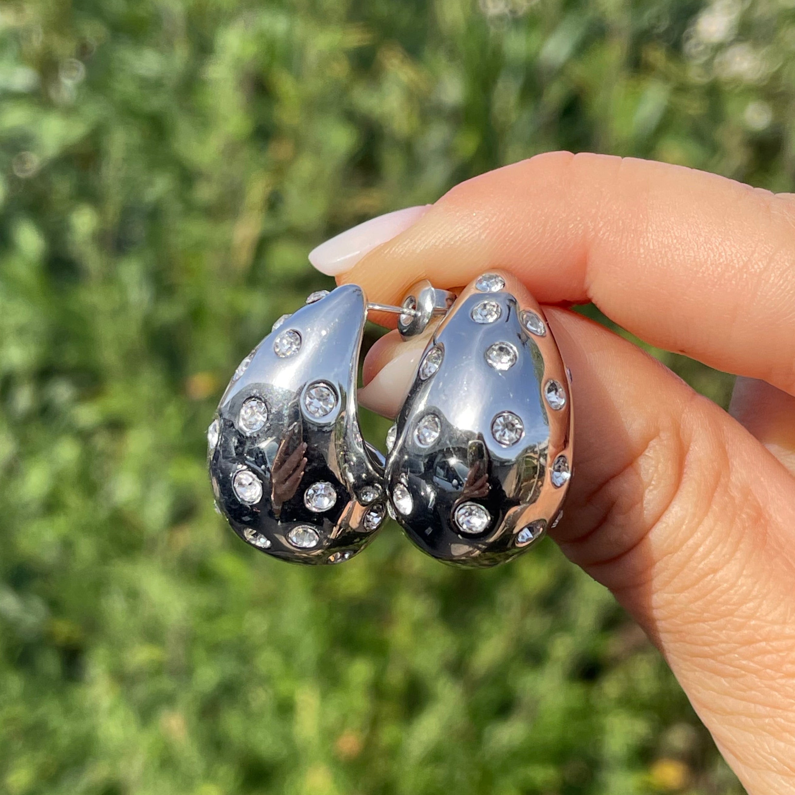 Orecchini goccia glitter in 2 colori