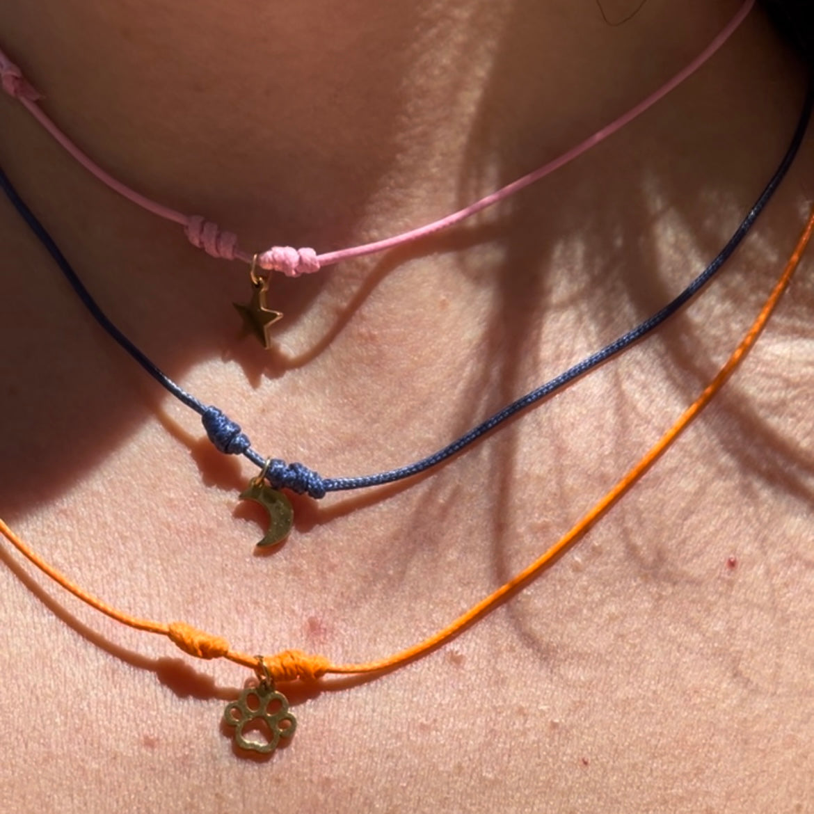Collana colorata con charmimino