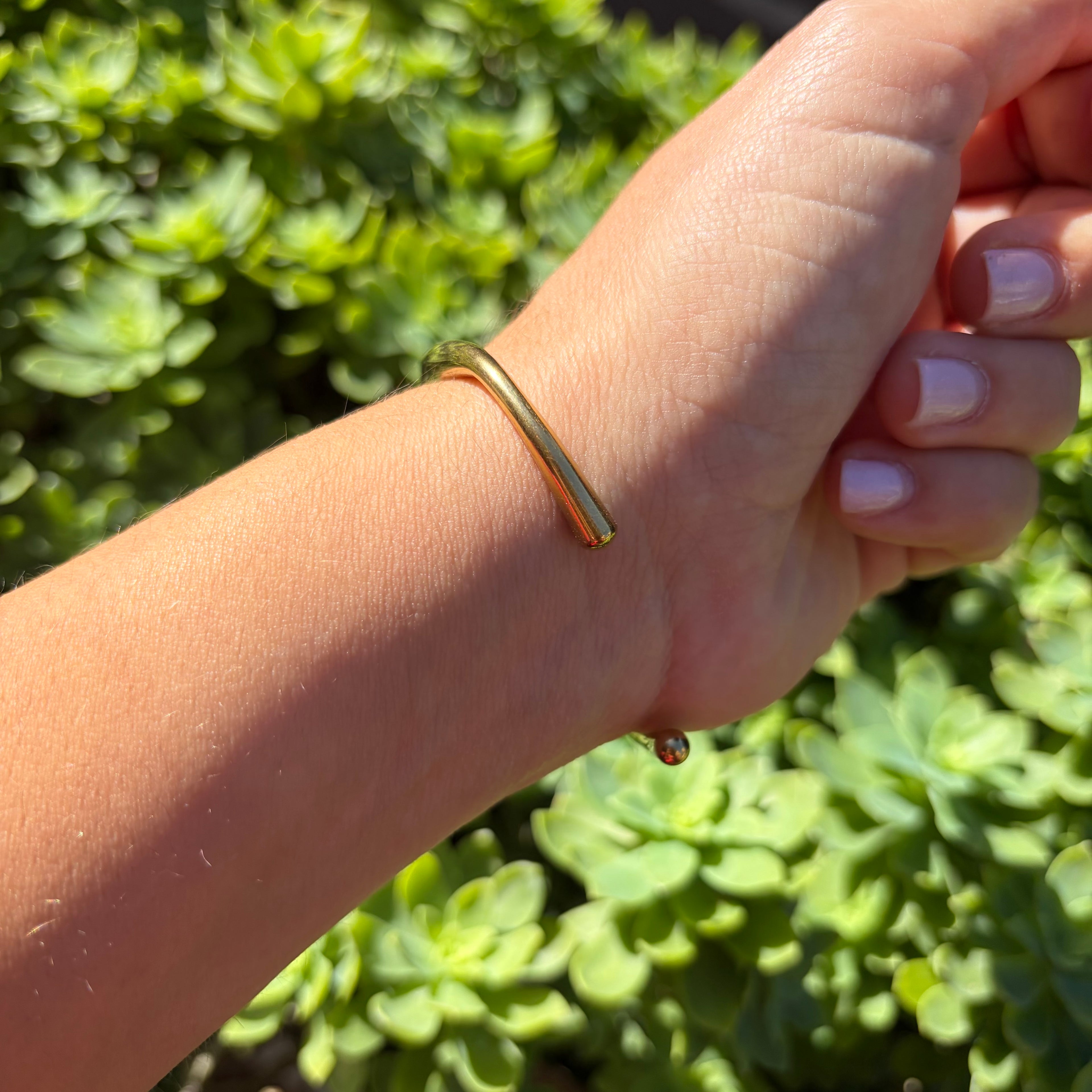 Bracciale rigido onda  in 2 colori