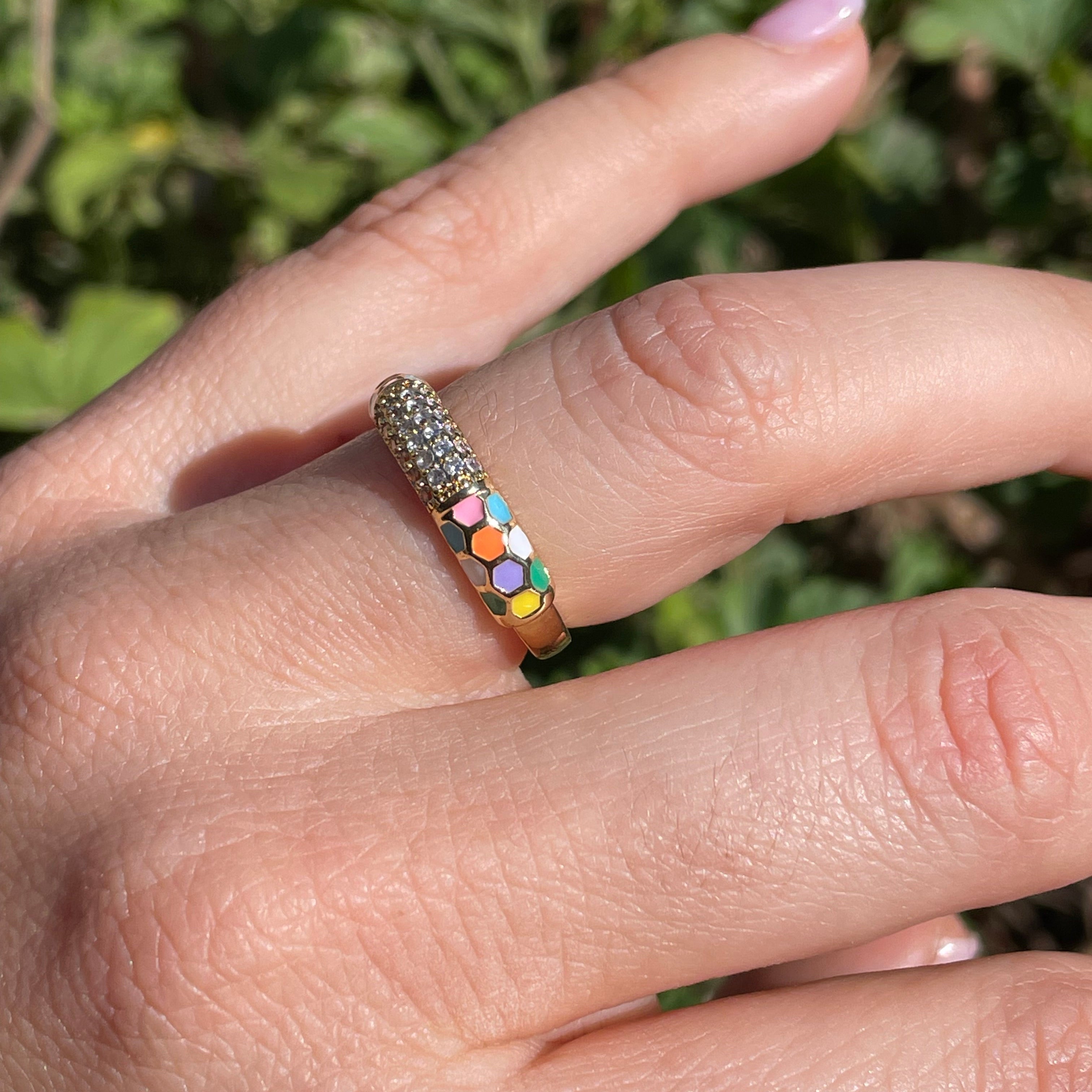 Anello multicolore a pois