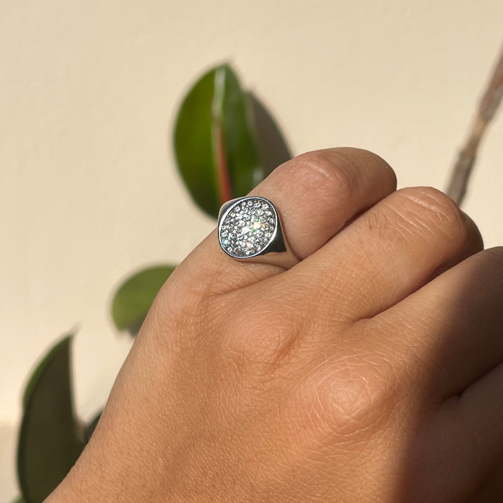 Anello Chevalier tondo glitter in 2 colori