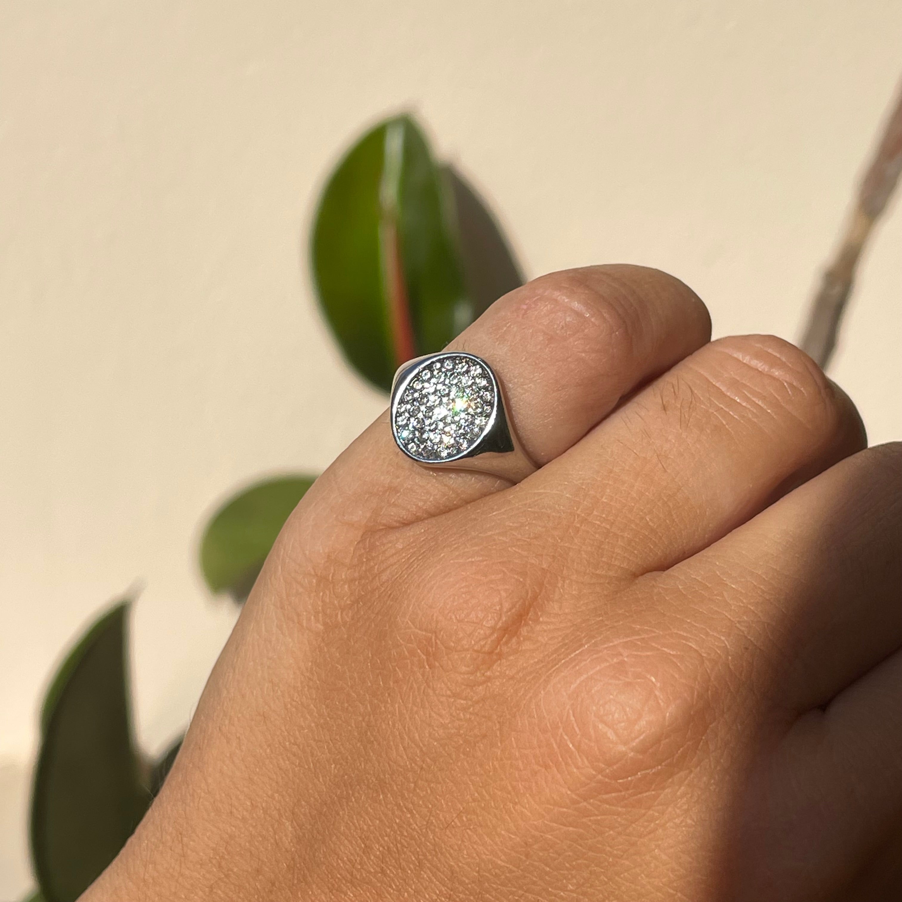 Anello Chevalier tondo glitter in 2 colori