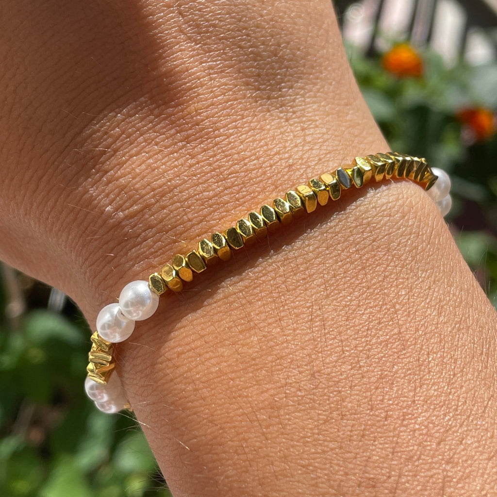 Bracciale con perle e quadratini
