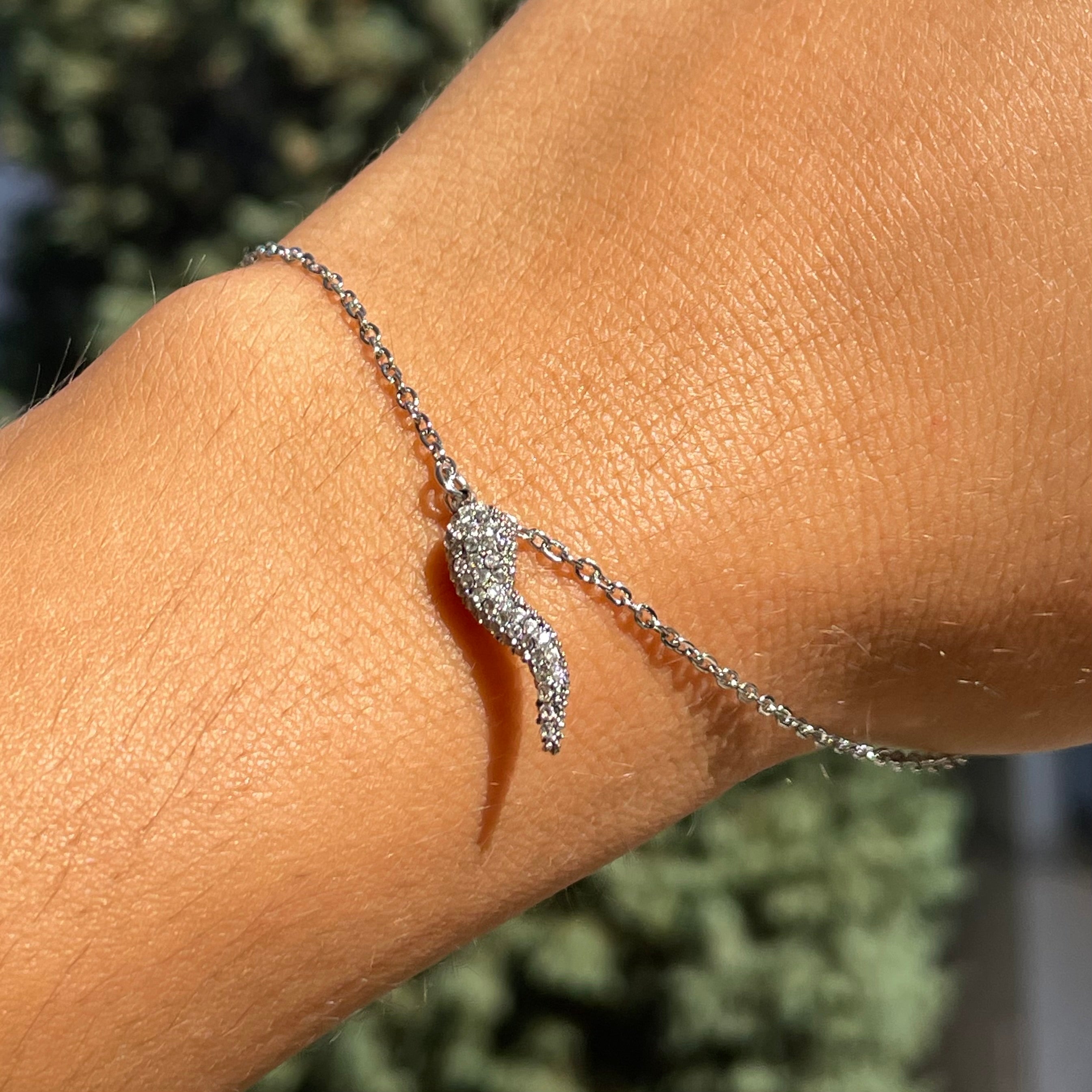 Bracciale cornetto portafortuna glitter in 2 colori