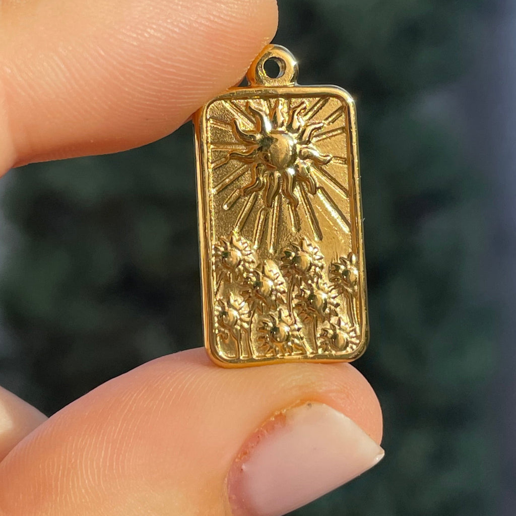 Charm Sole che illumina la Vita