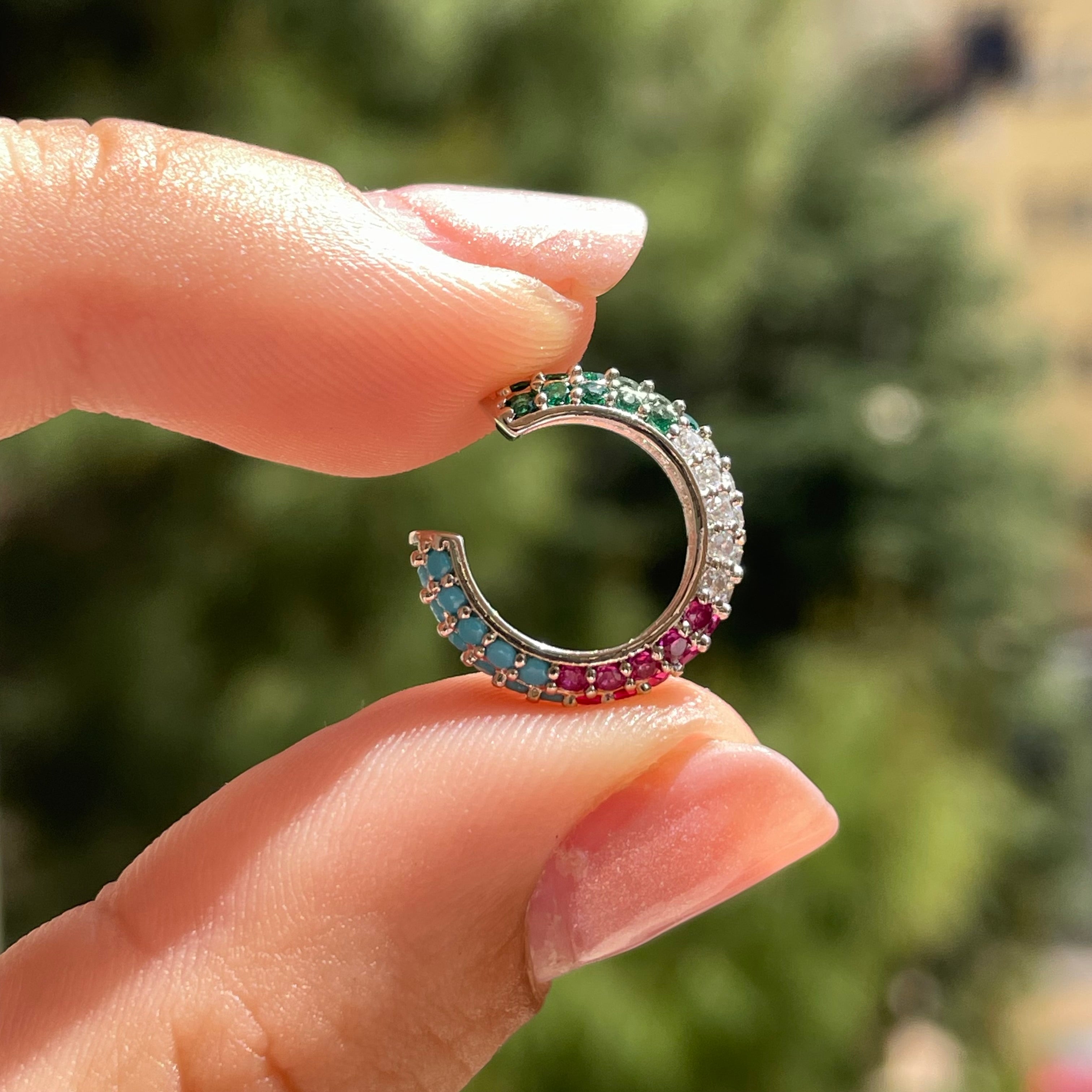 Ear cuff mini con zirconi colorati in 4 colori