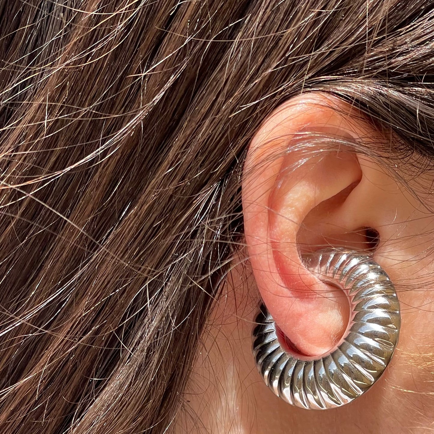 Ear cuff rigato grande doppio in 2 colori