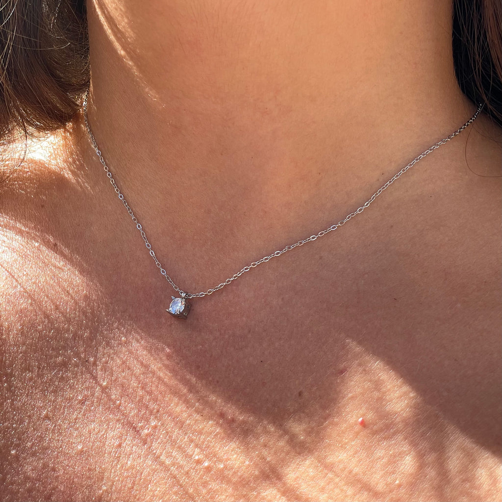 Collana punto luce in 2 colori
