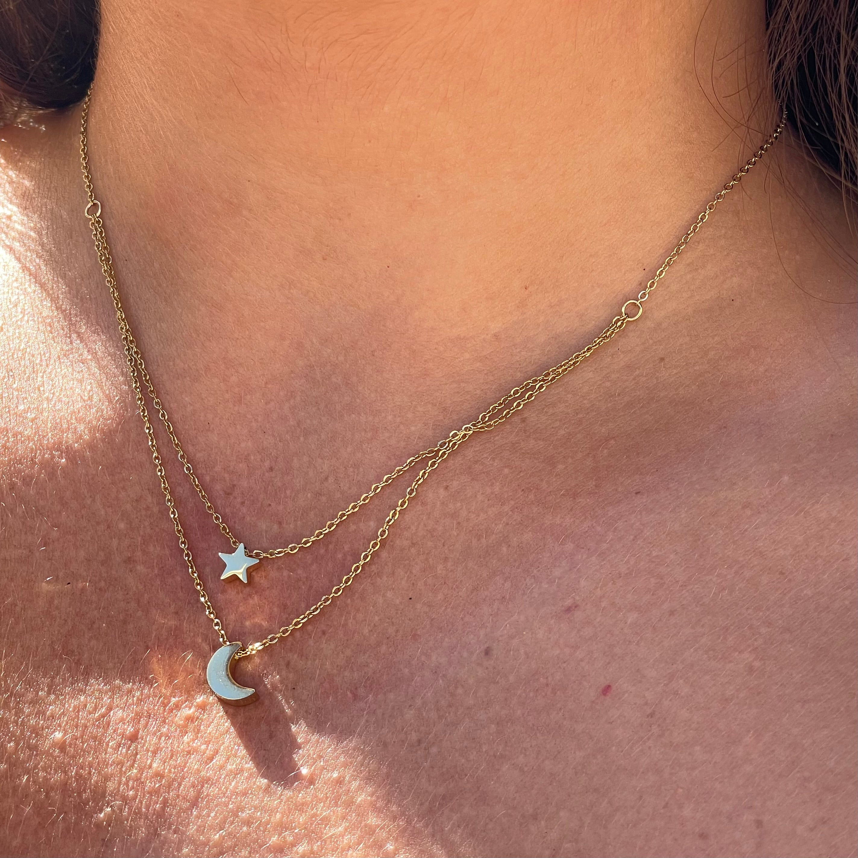 Collana a doppio giro con stella e luna in 2 colori
