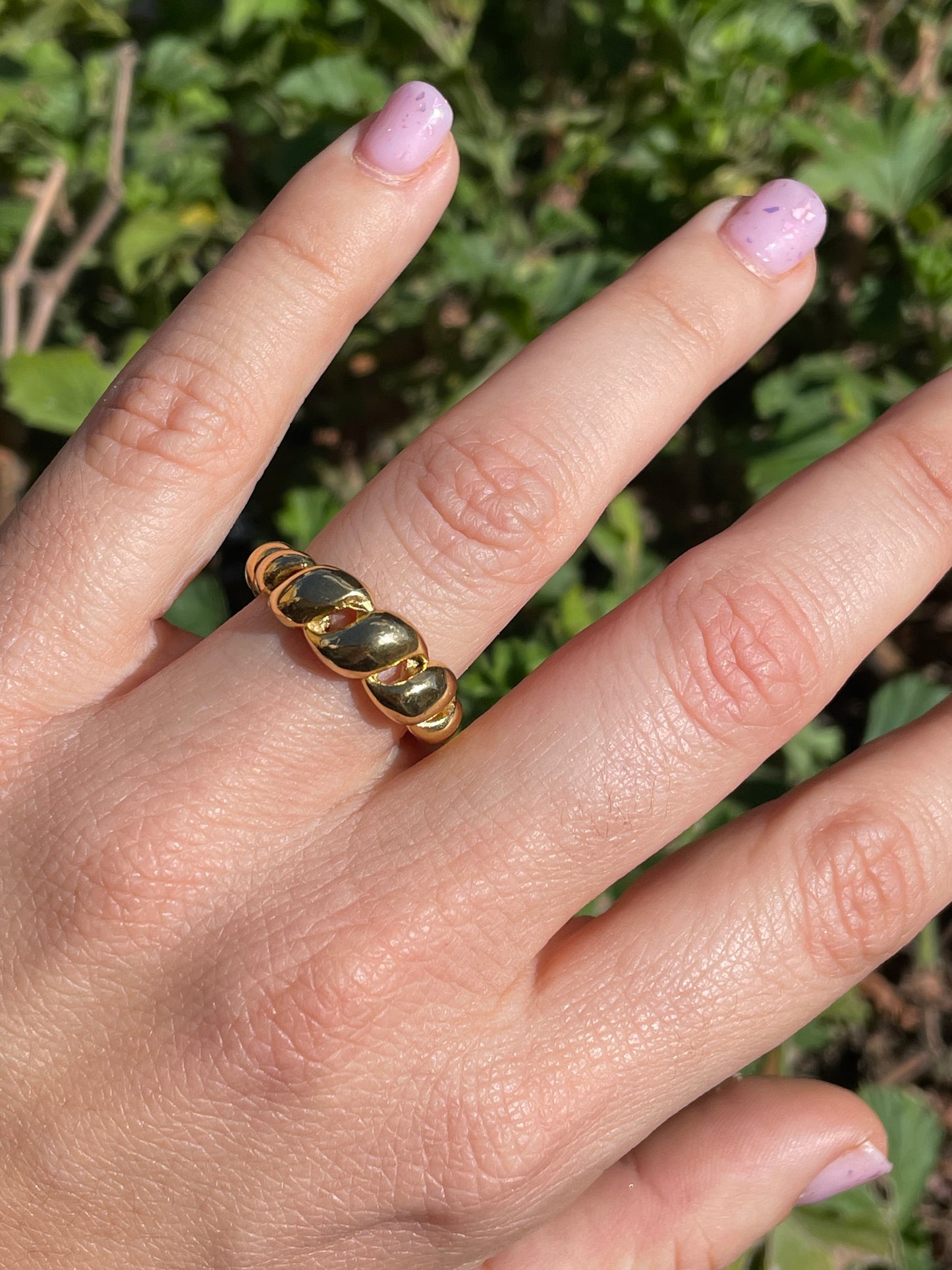 Anello intrecciato