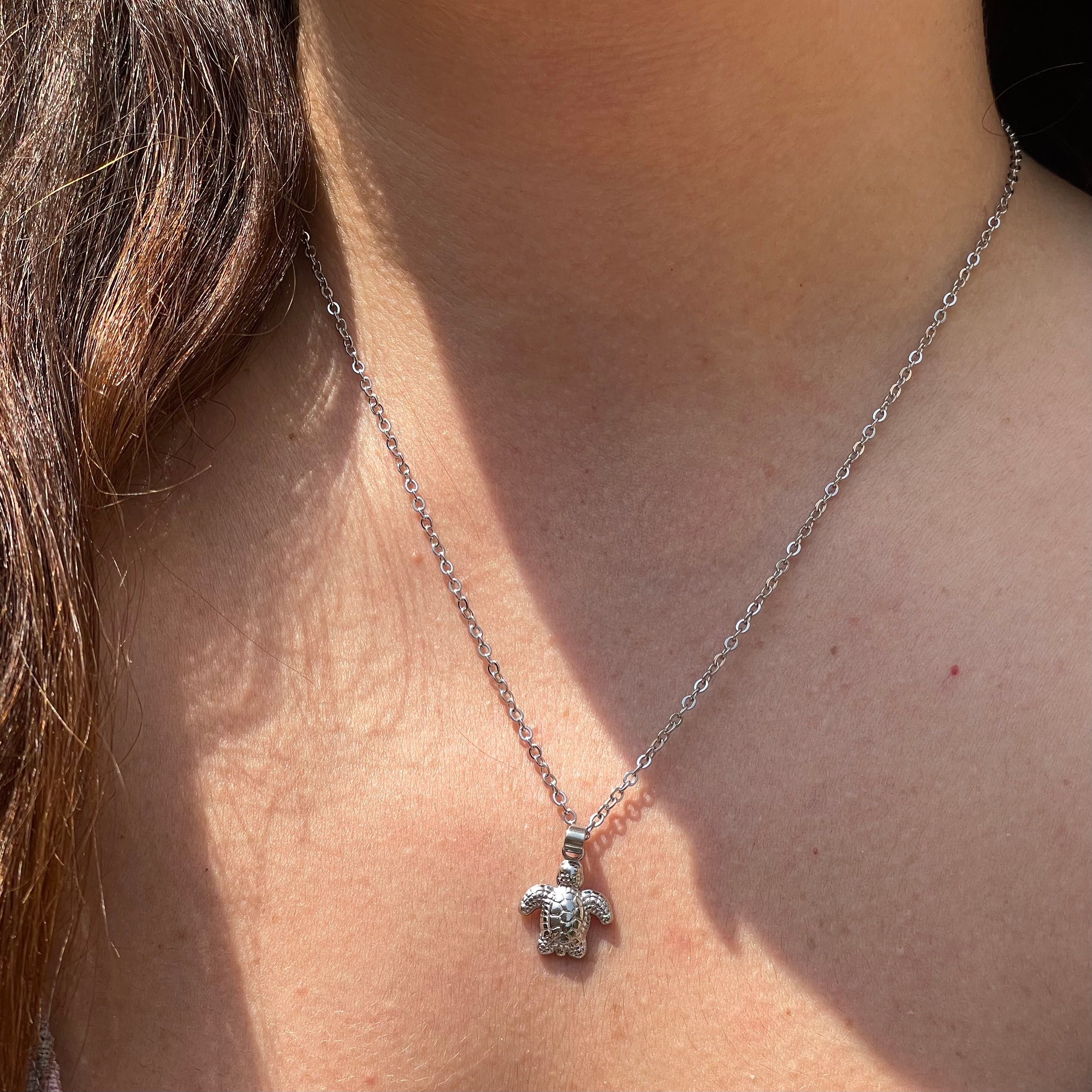 Collana tartarughina in 2 colori