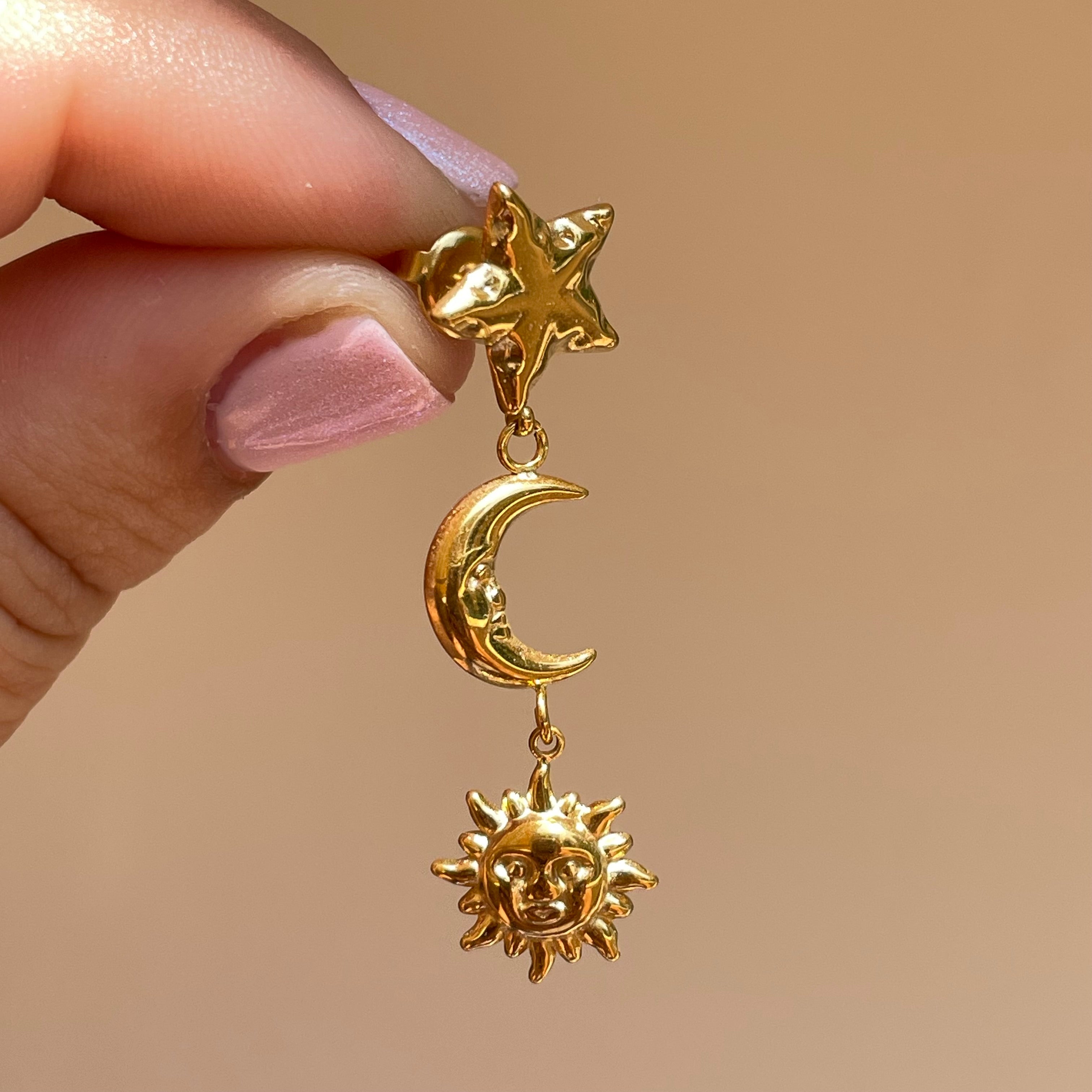 Orecchino stella, luna e sole in 2 colori