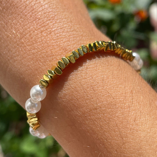 Bracciale con perle e quadratini