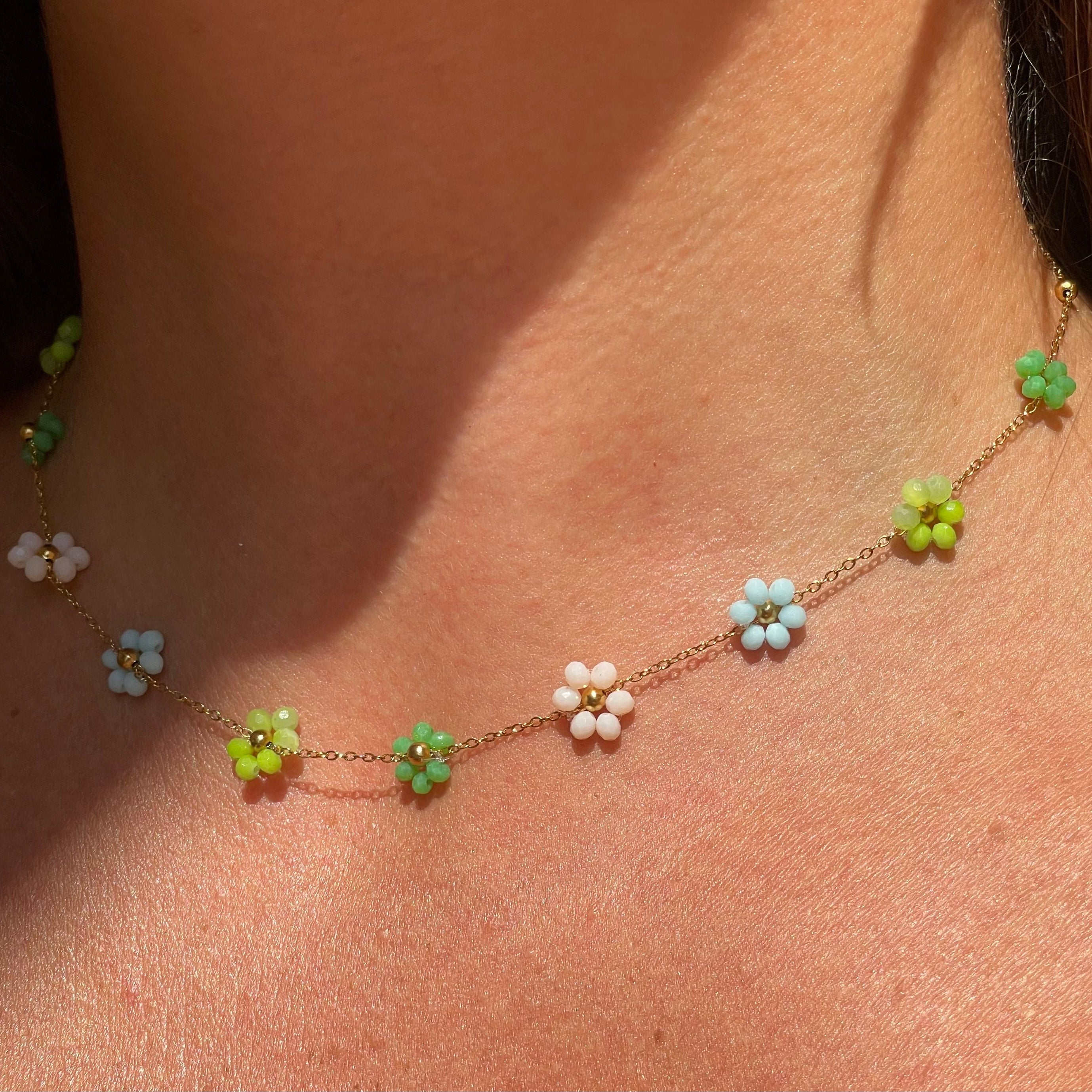 Collana flora in 23 colori