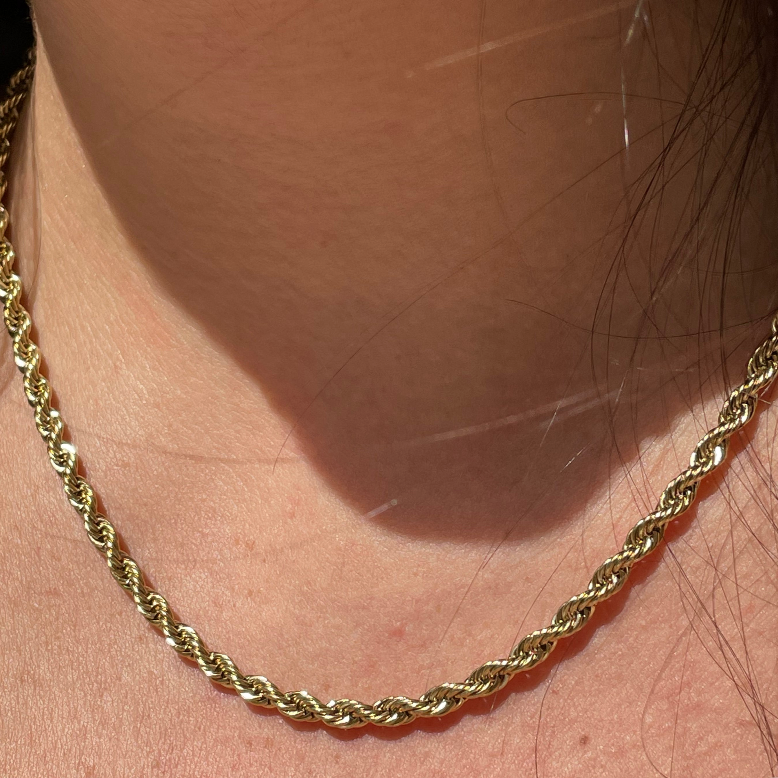 Collana torchon media in 2 colori