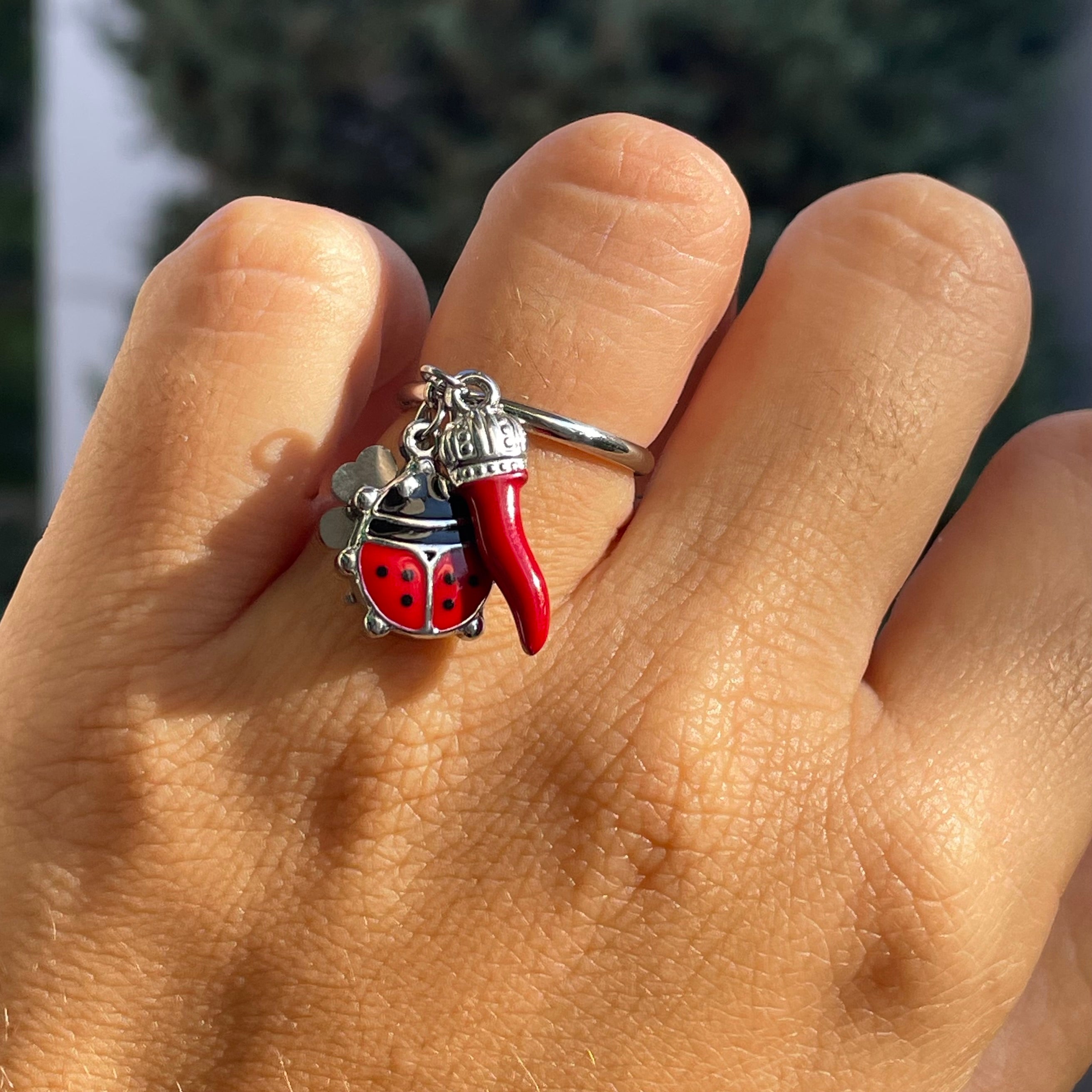 Anello coccinella, corno e quadrifoglio portafortuna in 2 colori