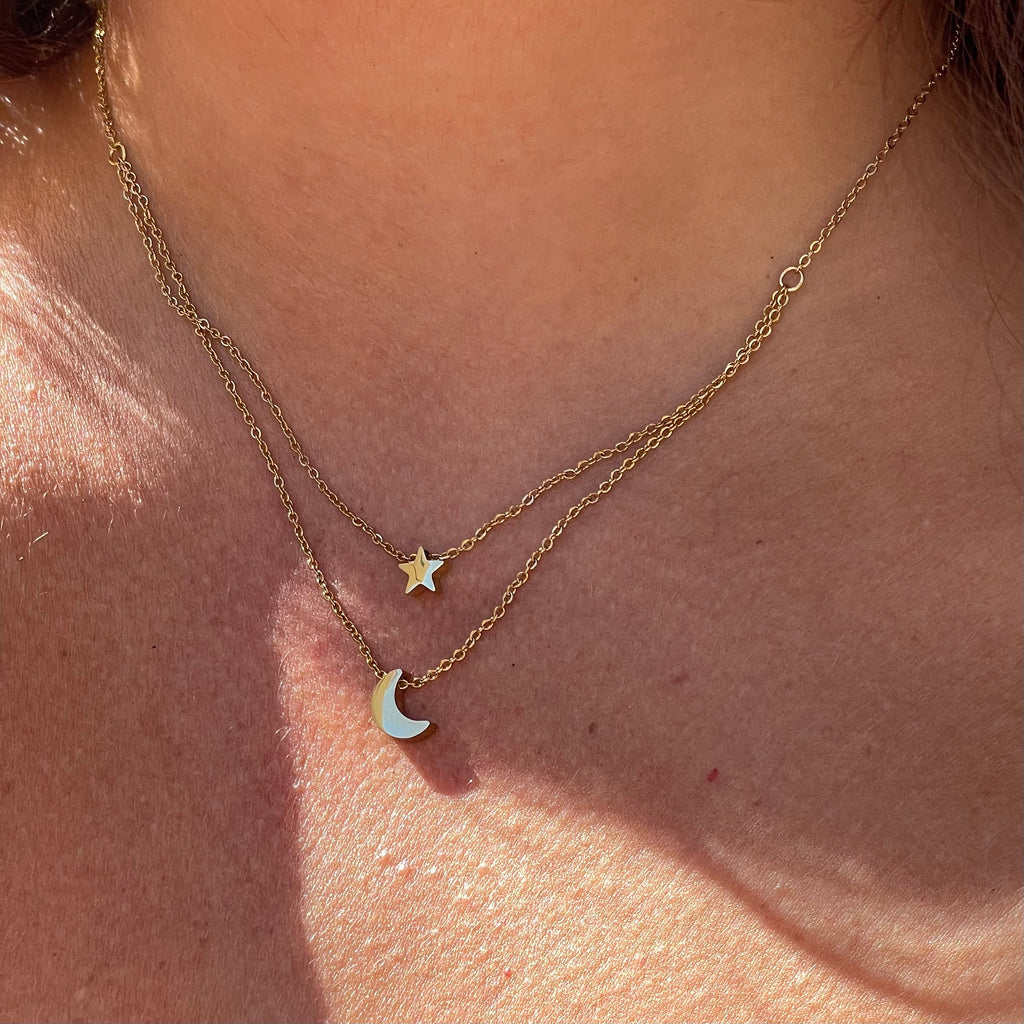 Collana a doppio giro con stella e luna in 2 colori