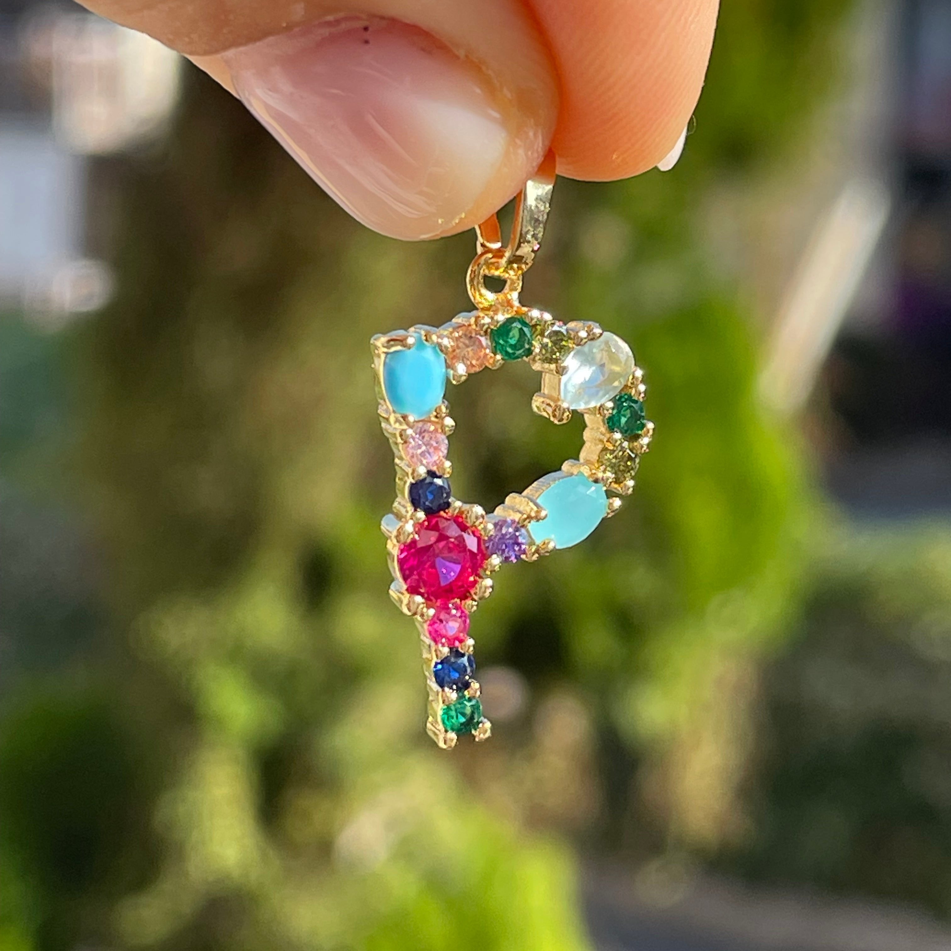 Charm Letterina con pietre colorate