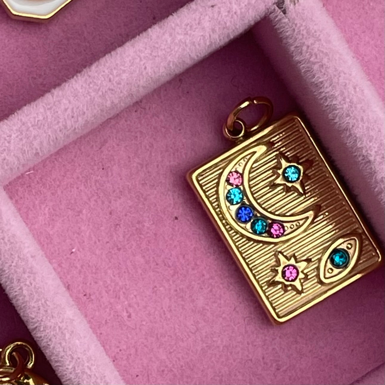 Charm Luna Magica