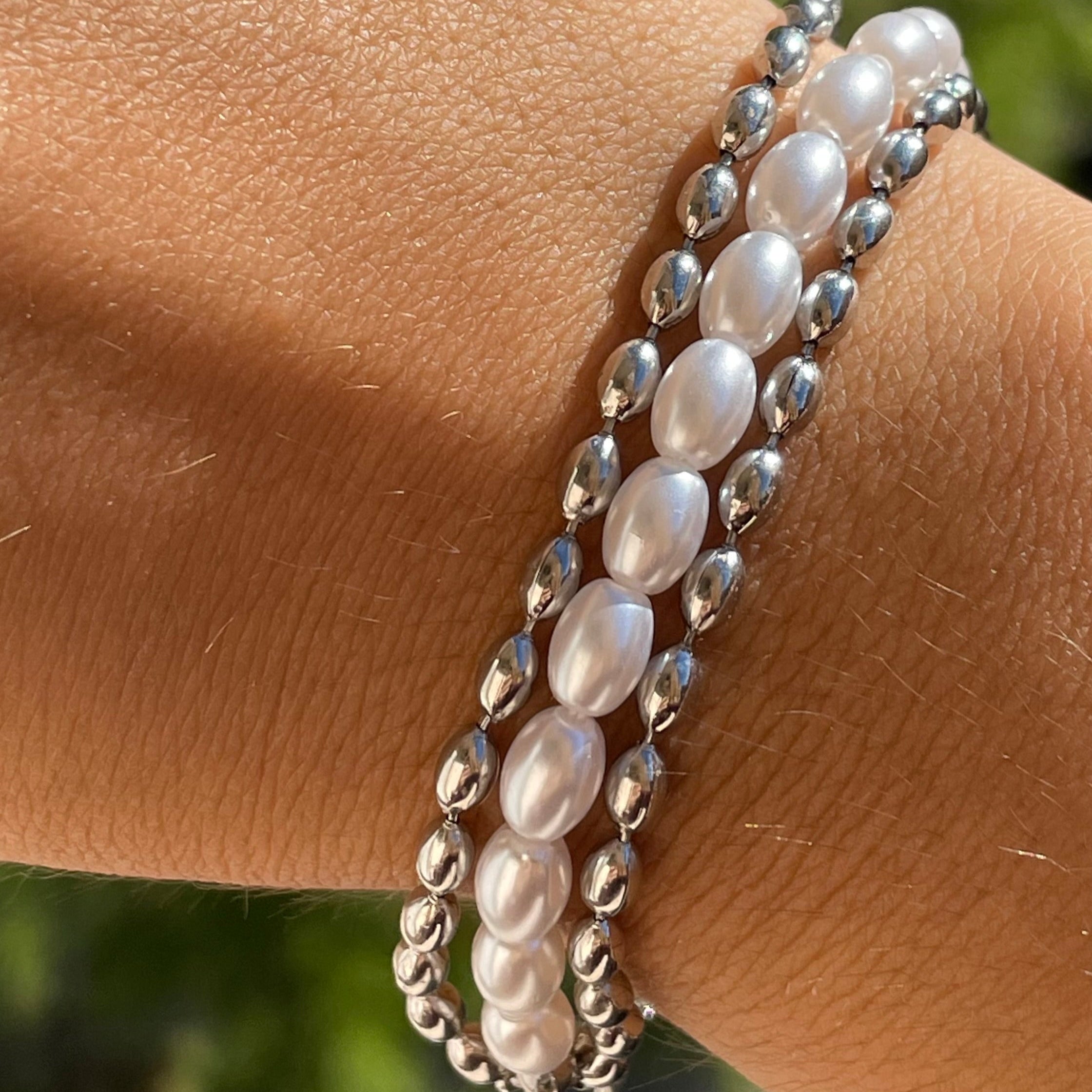 Bracciale di perle ovali in 2 colori