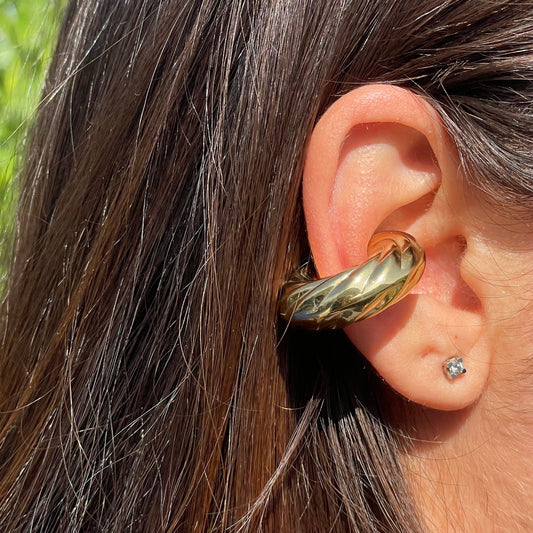 Ear cuff ondeggiante grande in 2 colori