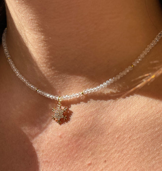 Collana con perline e fiocco di neve