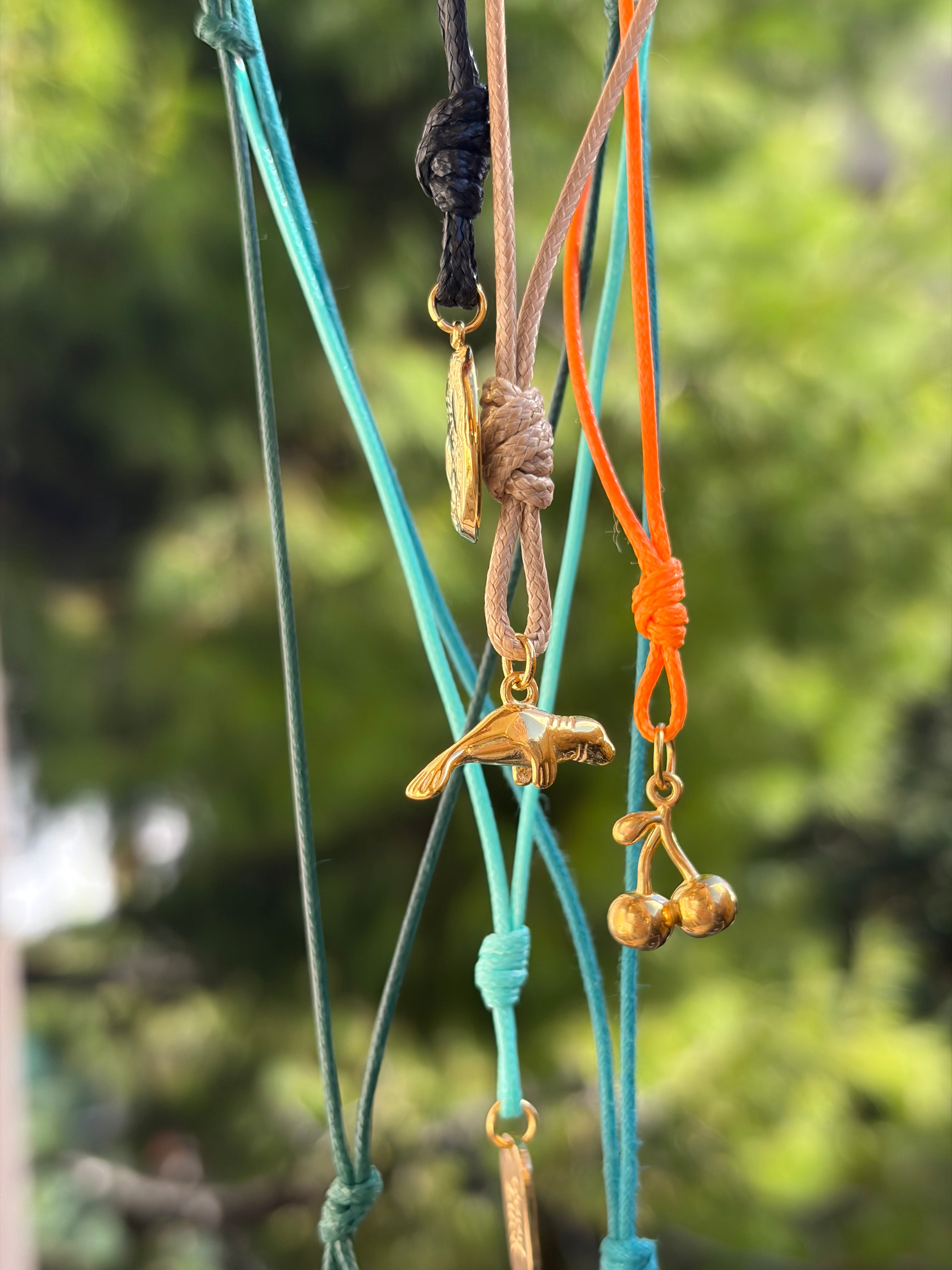 Collana Nodocolore in 18 colori