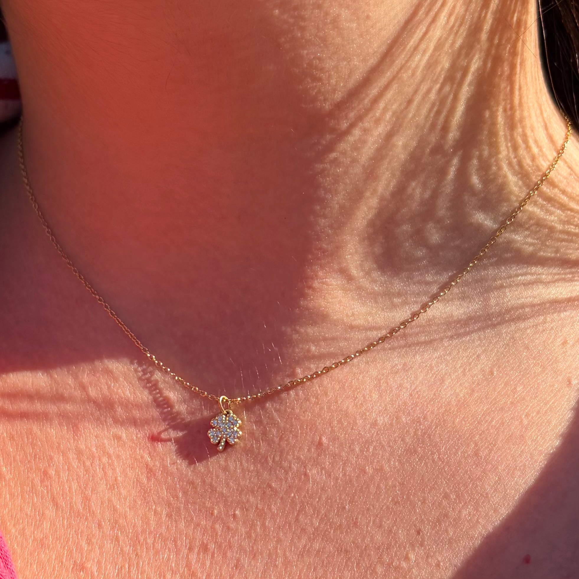 Collana quadrifoglio glitter in 2 colori