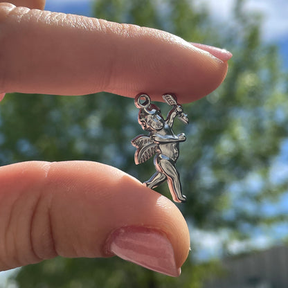 Charm Cupido in 2 colori