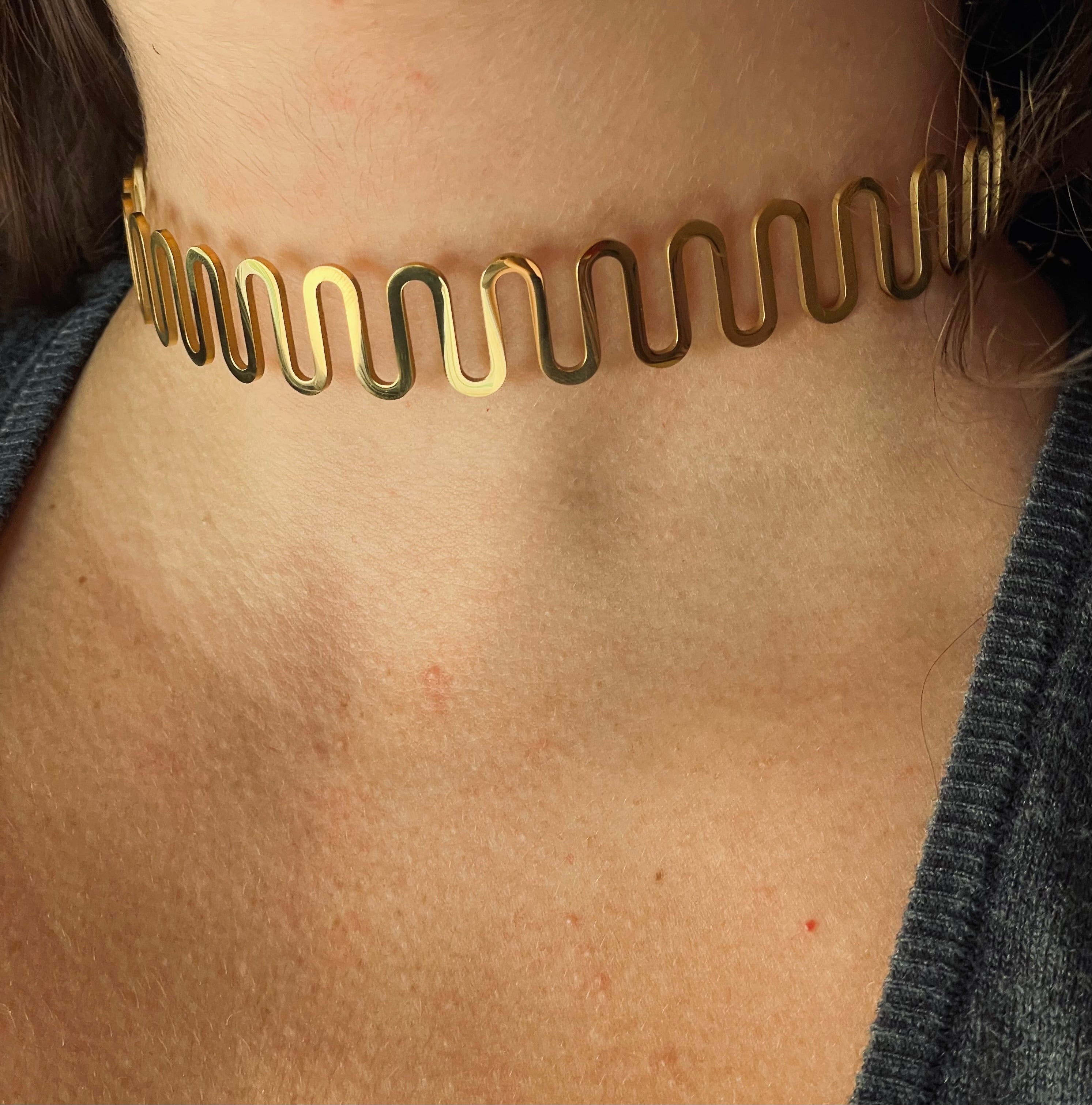 Collana rigida ondulata in 2 colori
