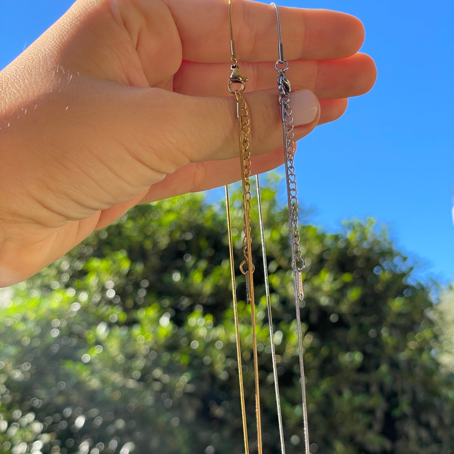 Collana filo semplice in 2 colori
