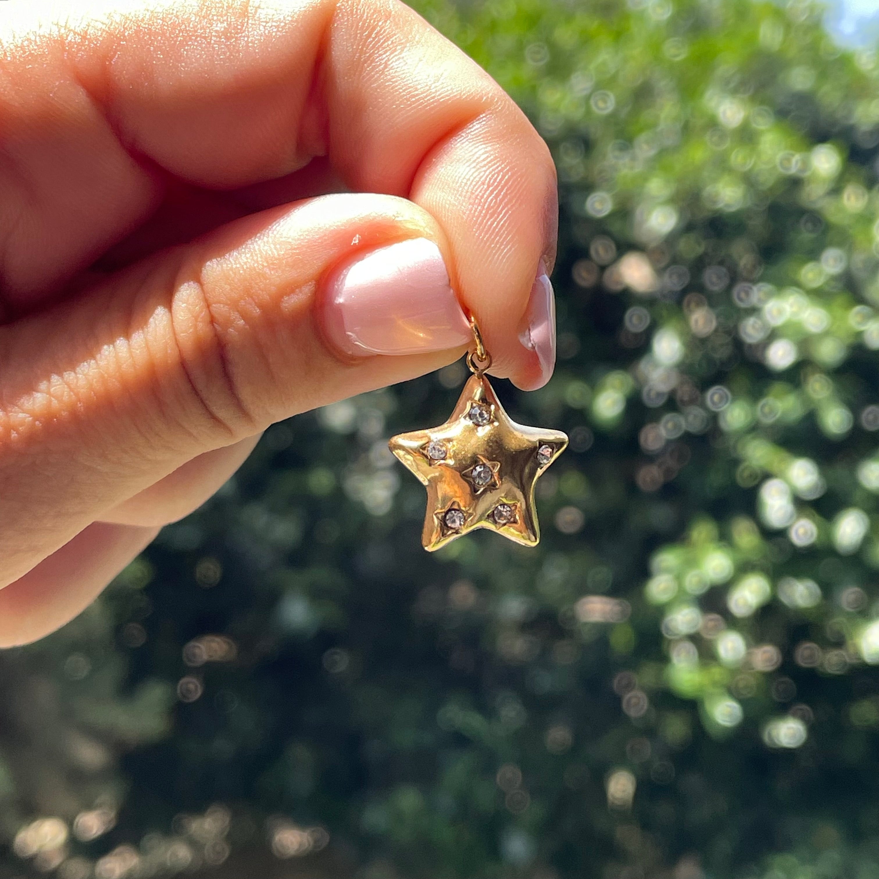 Charm Stella luminosa